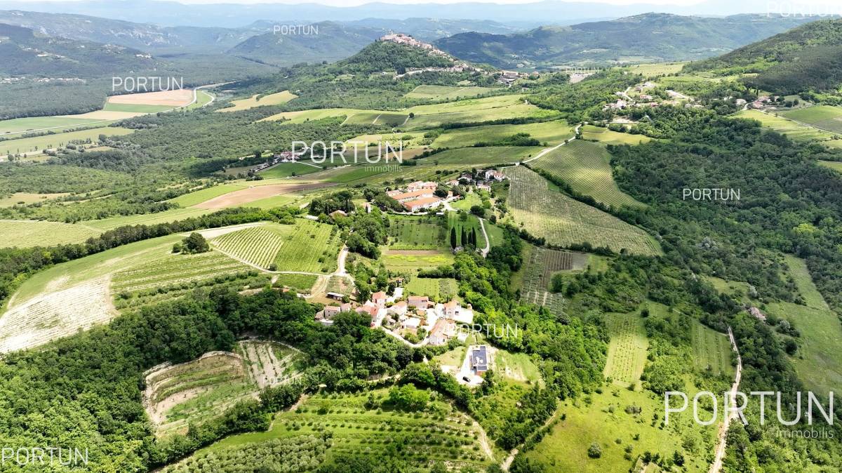 Zemljište na prodaju Motovun - 40509 - 08