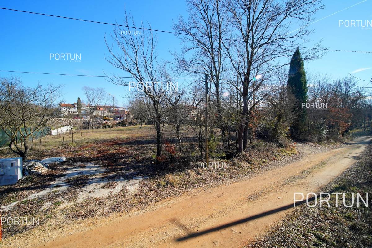 Zemljište na prodaju Kanfanar - 40543 - 01