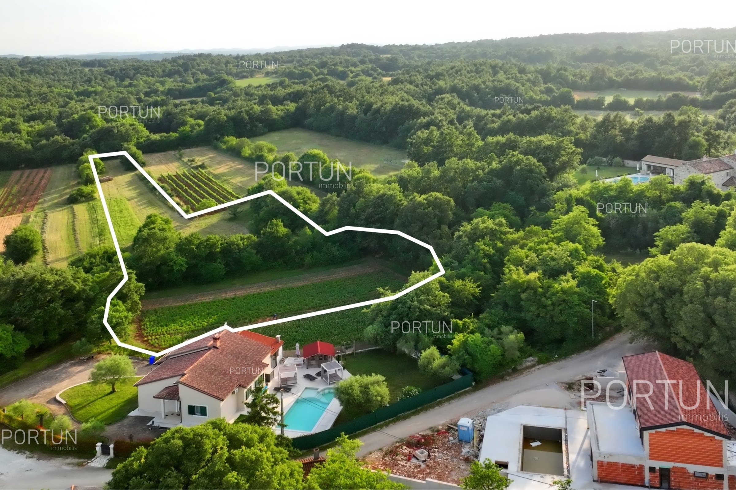 Land for sale Z0808 01