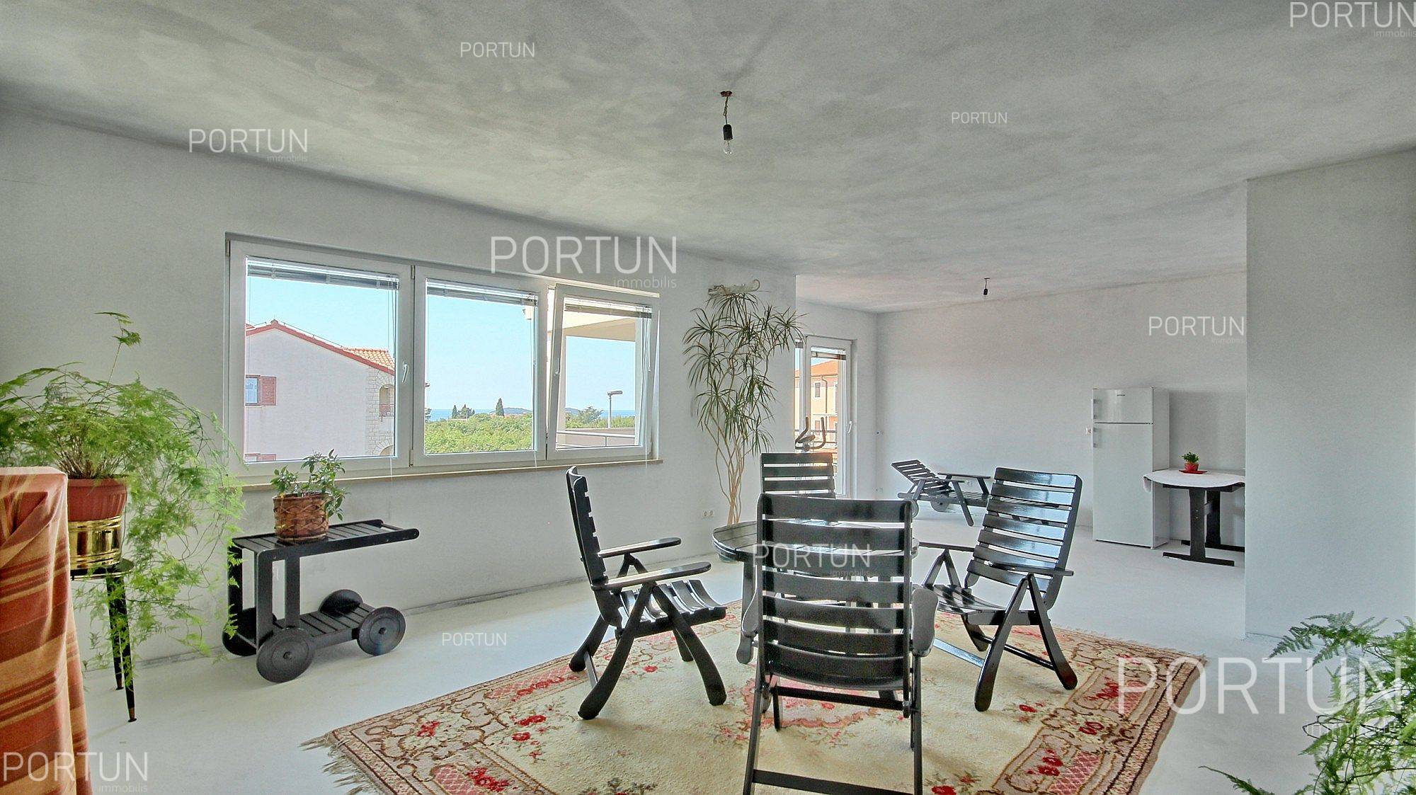 Квартира на продаж у Ровінь - 10256 - 02