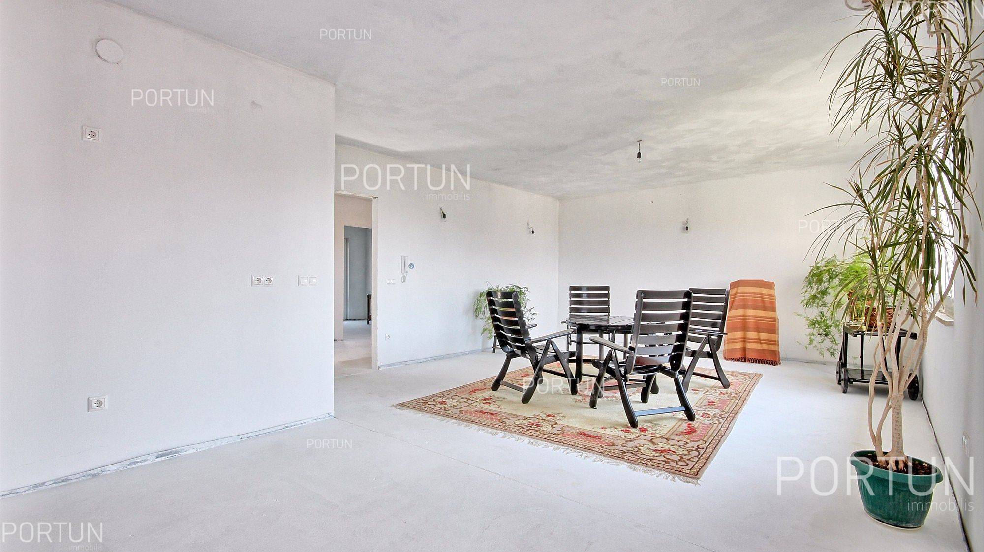 Квартира на продаж у Ровінь - 10256 - 03