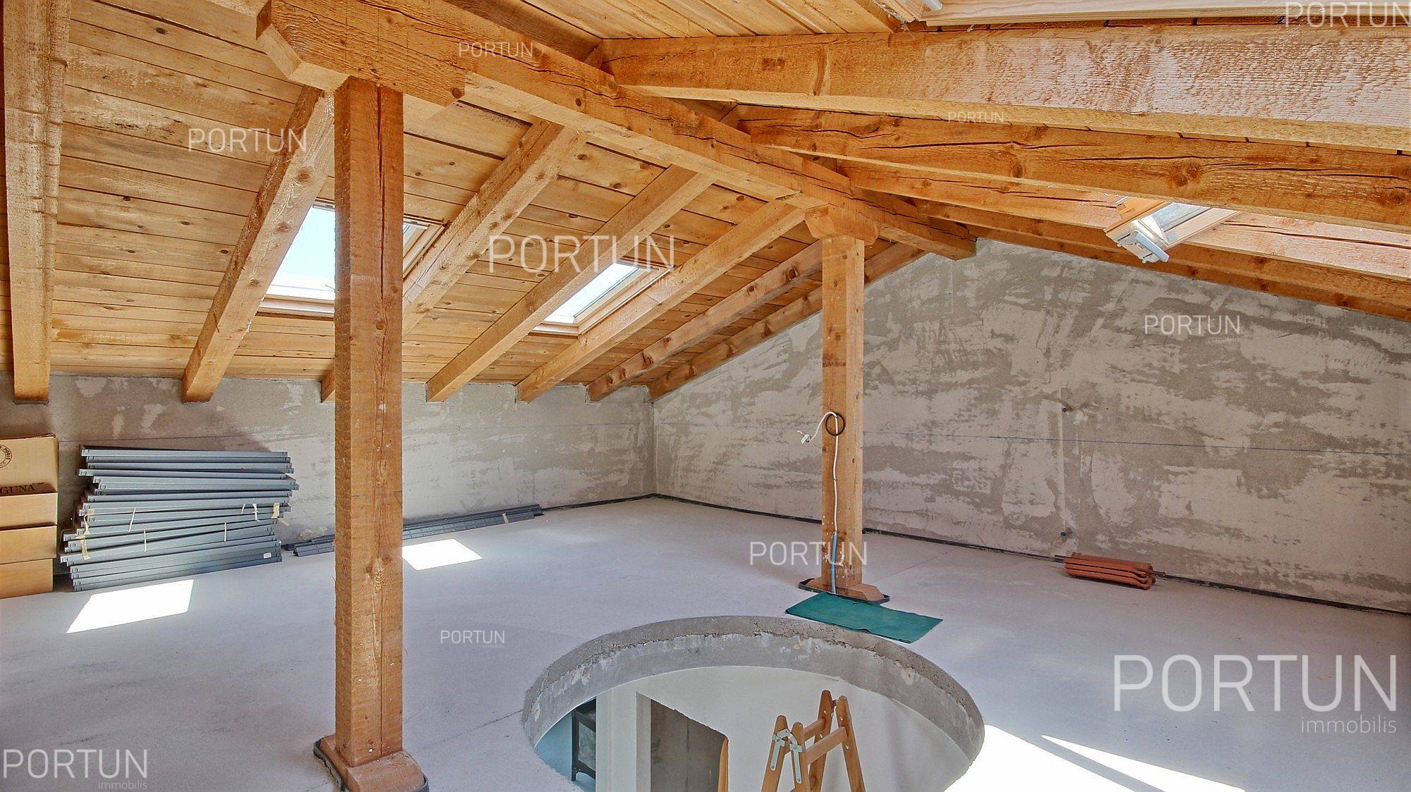 Квартира на продаж у Ровінь - 10256 - 03