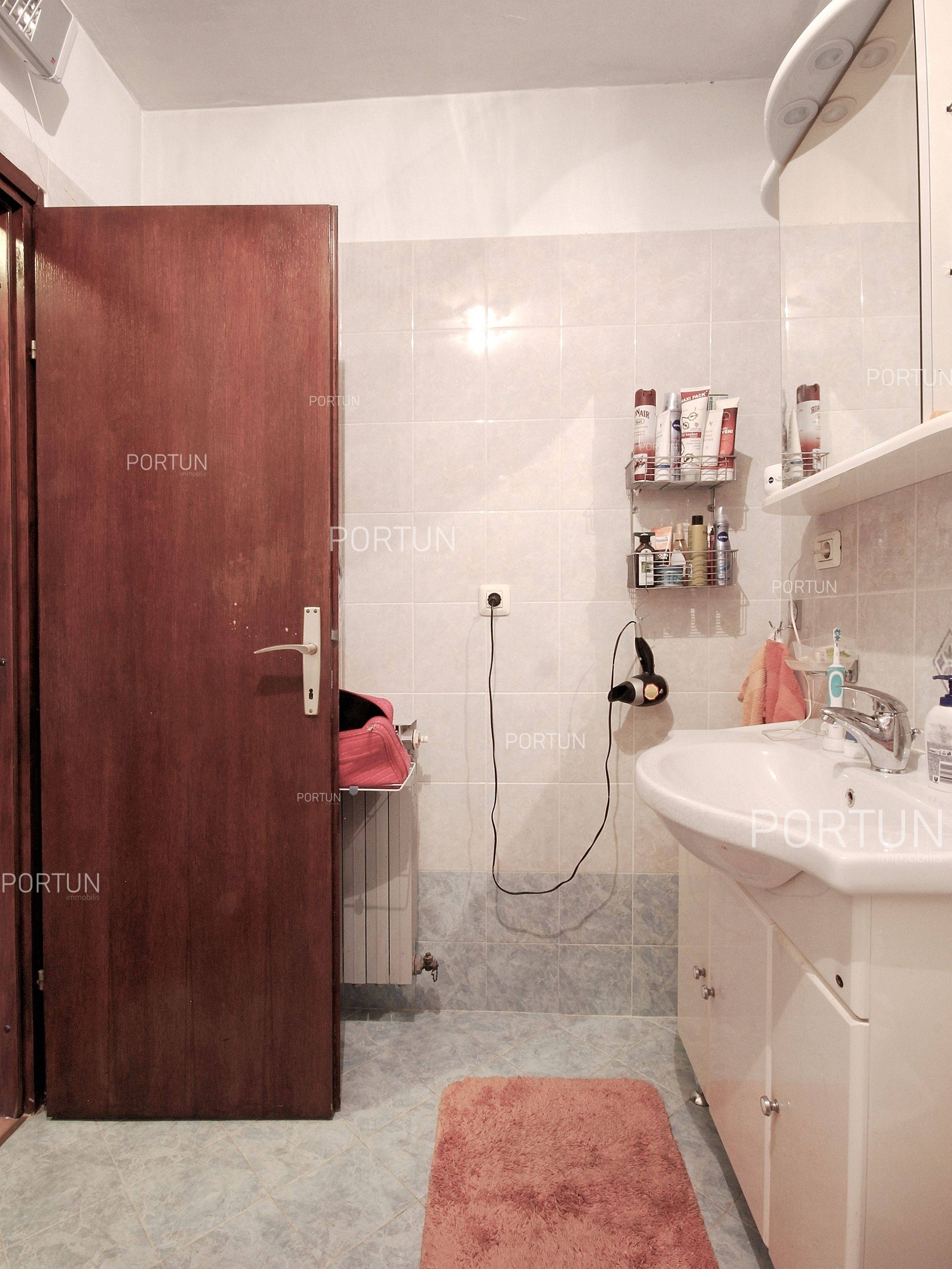 Квартира на продаж у Ровінь - 10400 - 02