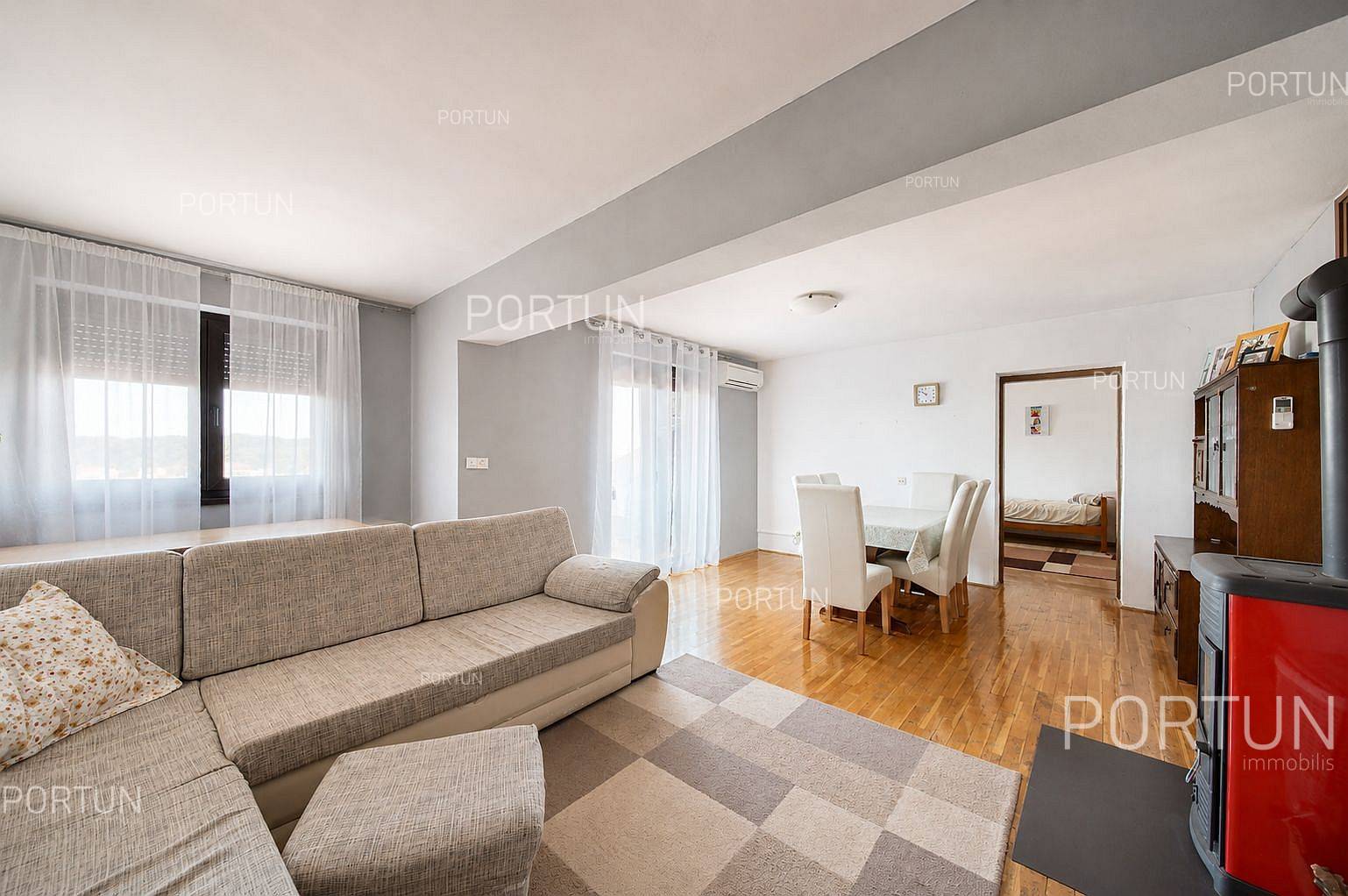 Rovinj, Centener, family apartment with seaview 10596  01