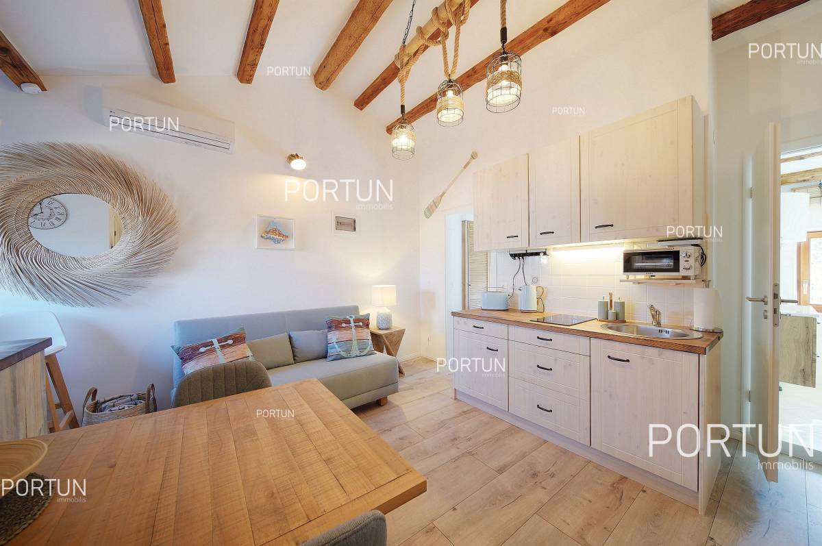 Flat with sea view in the center of Rovinj