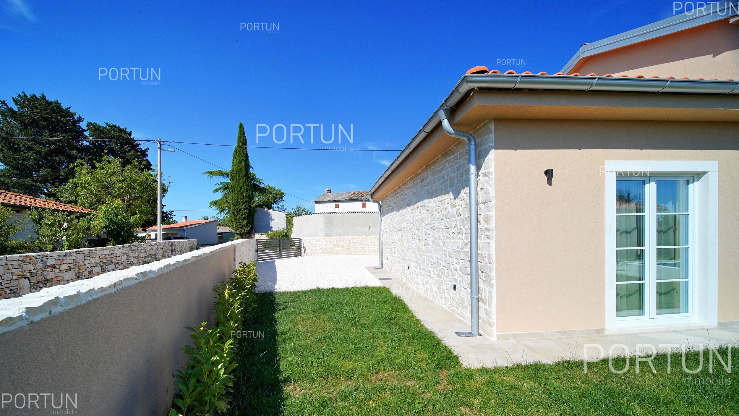 Haus zum Verkauf in  Rovinj - 20676 - 09