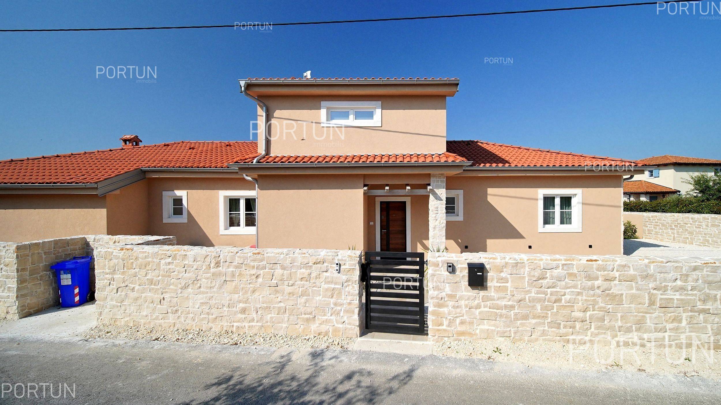 Haus zum Verkauf in  Rovinj - 20676 - 04