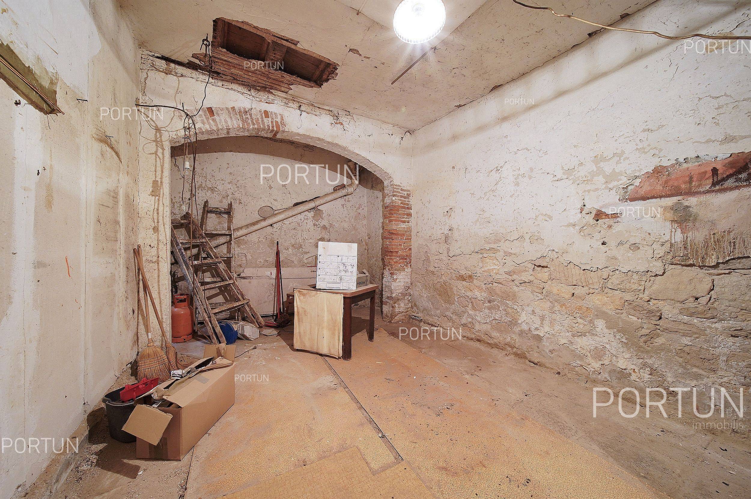 Haus zum Verkauf in Rovinj - 20688 - 03