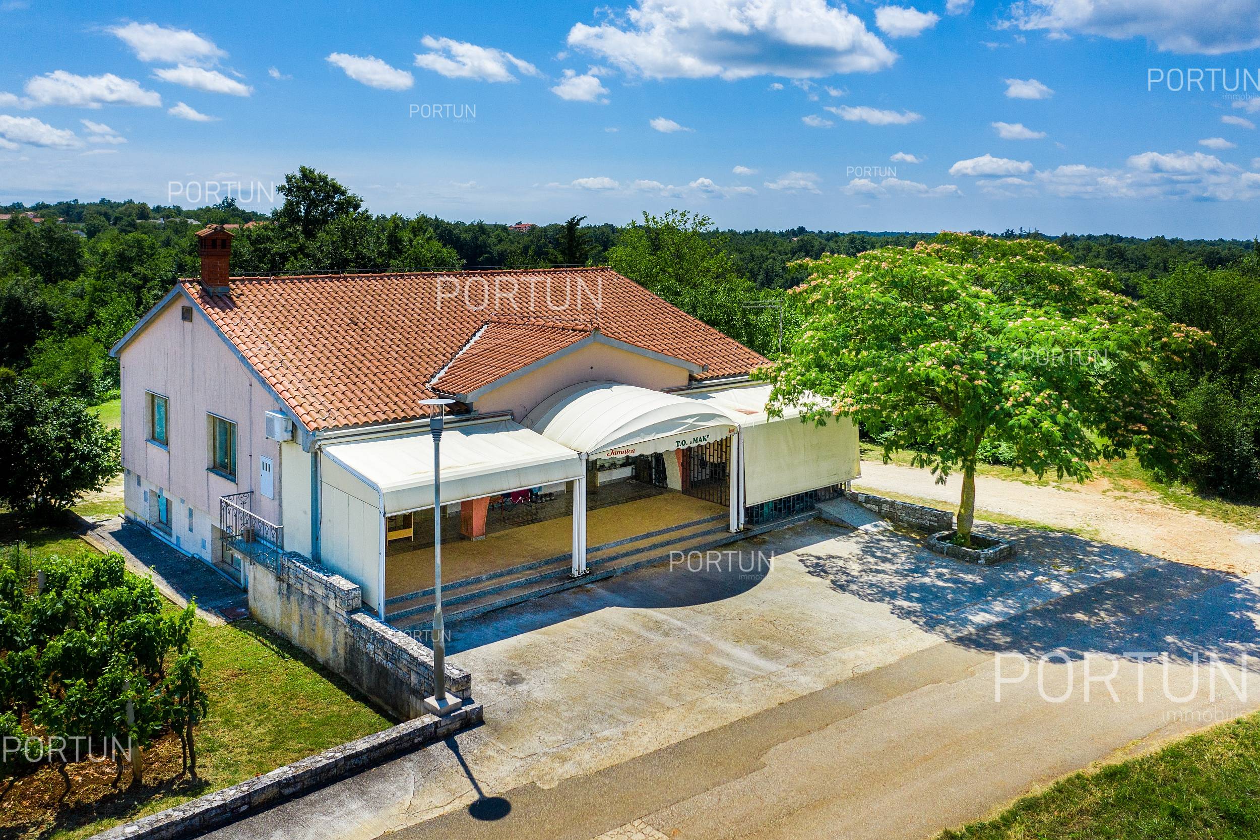 House for Sale in Žminj - 20690 - 02