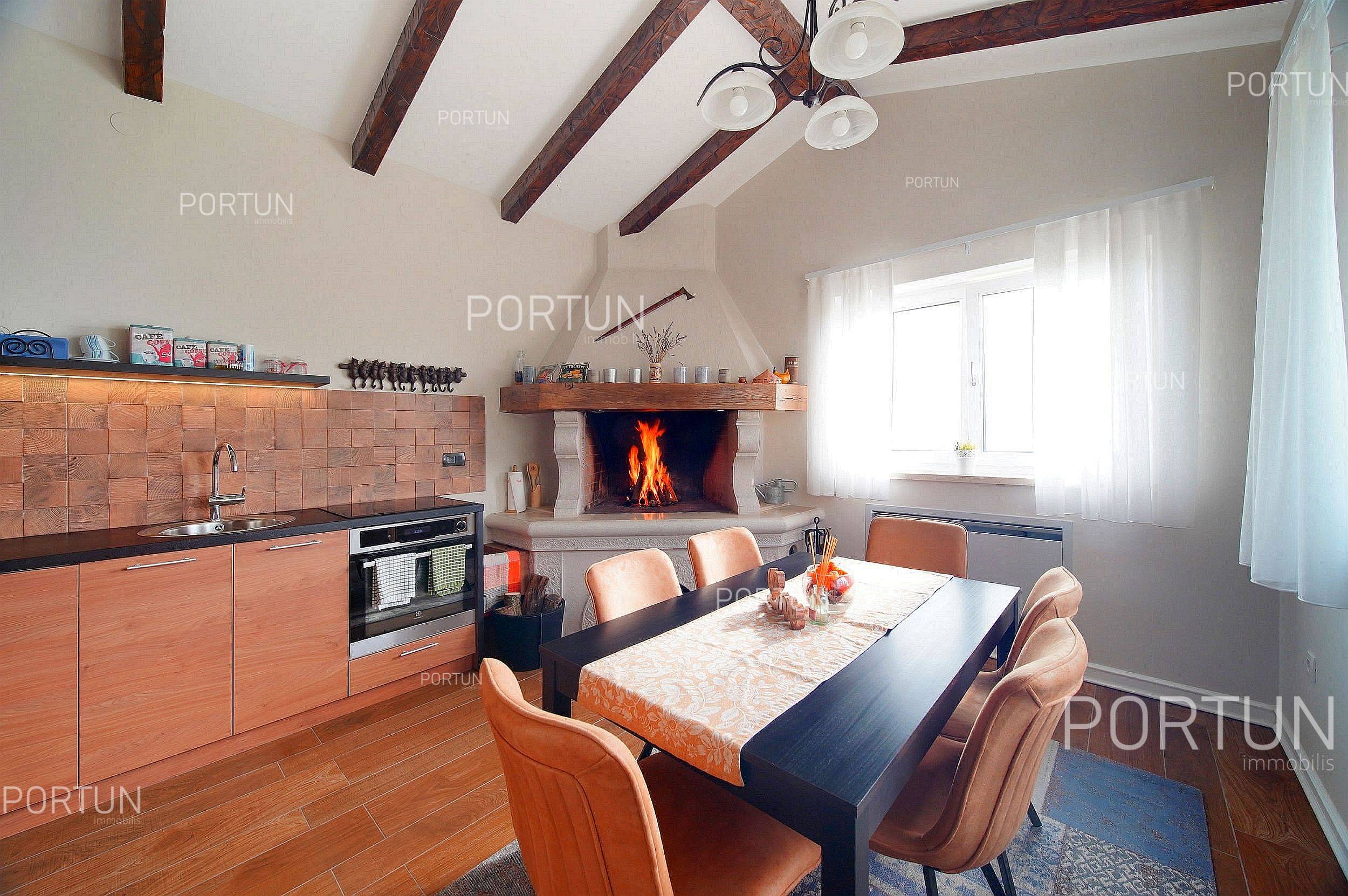 Будинок на продаж у Грожнян - 20717 - 03