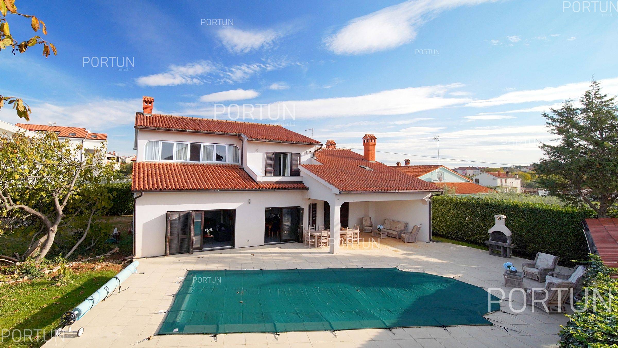 House with pool in the area of Rovinj - 20723 06