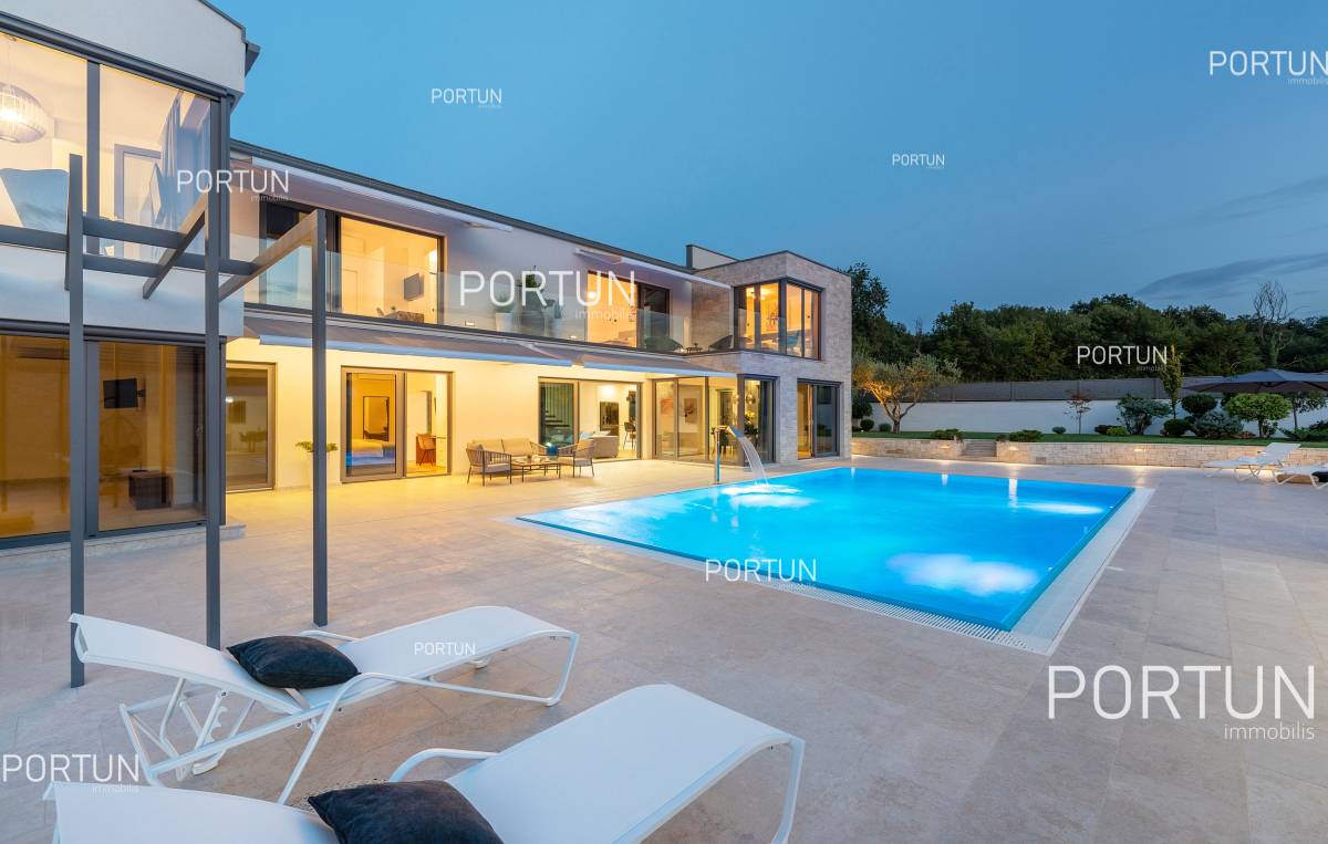 Modern villa Motovun közelében	