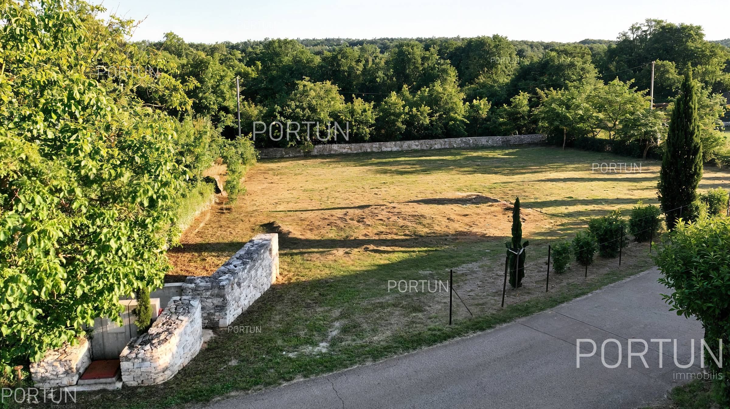 Land for sale Zminj 11a