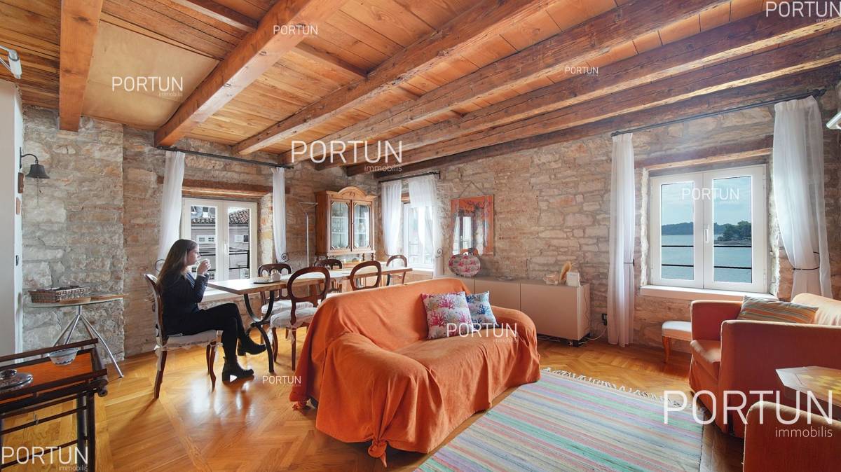Rovinj, egy gyönyörű lakás a part közelében	