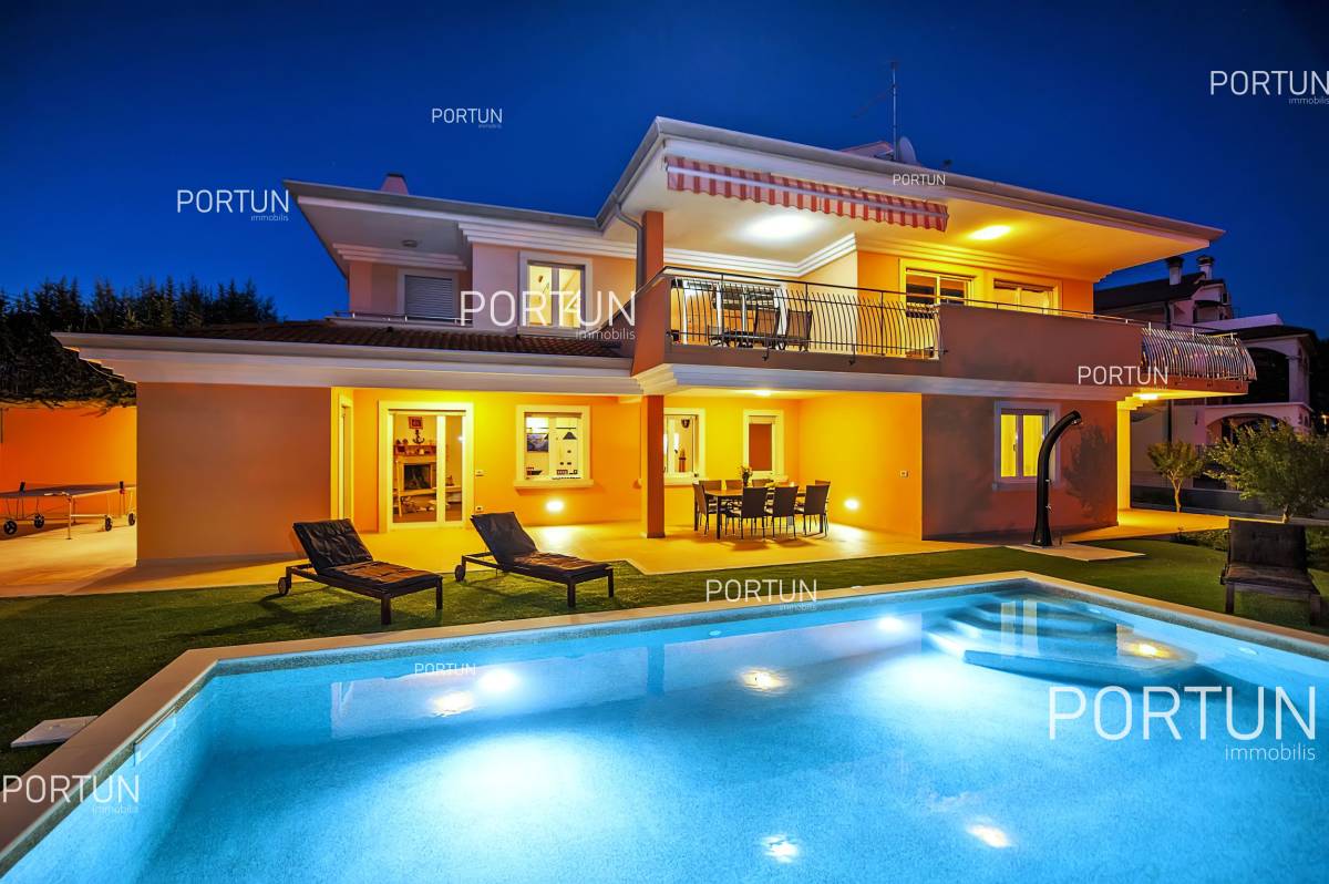 Rovinj, luxus ház két apartmannal	