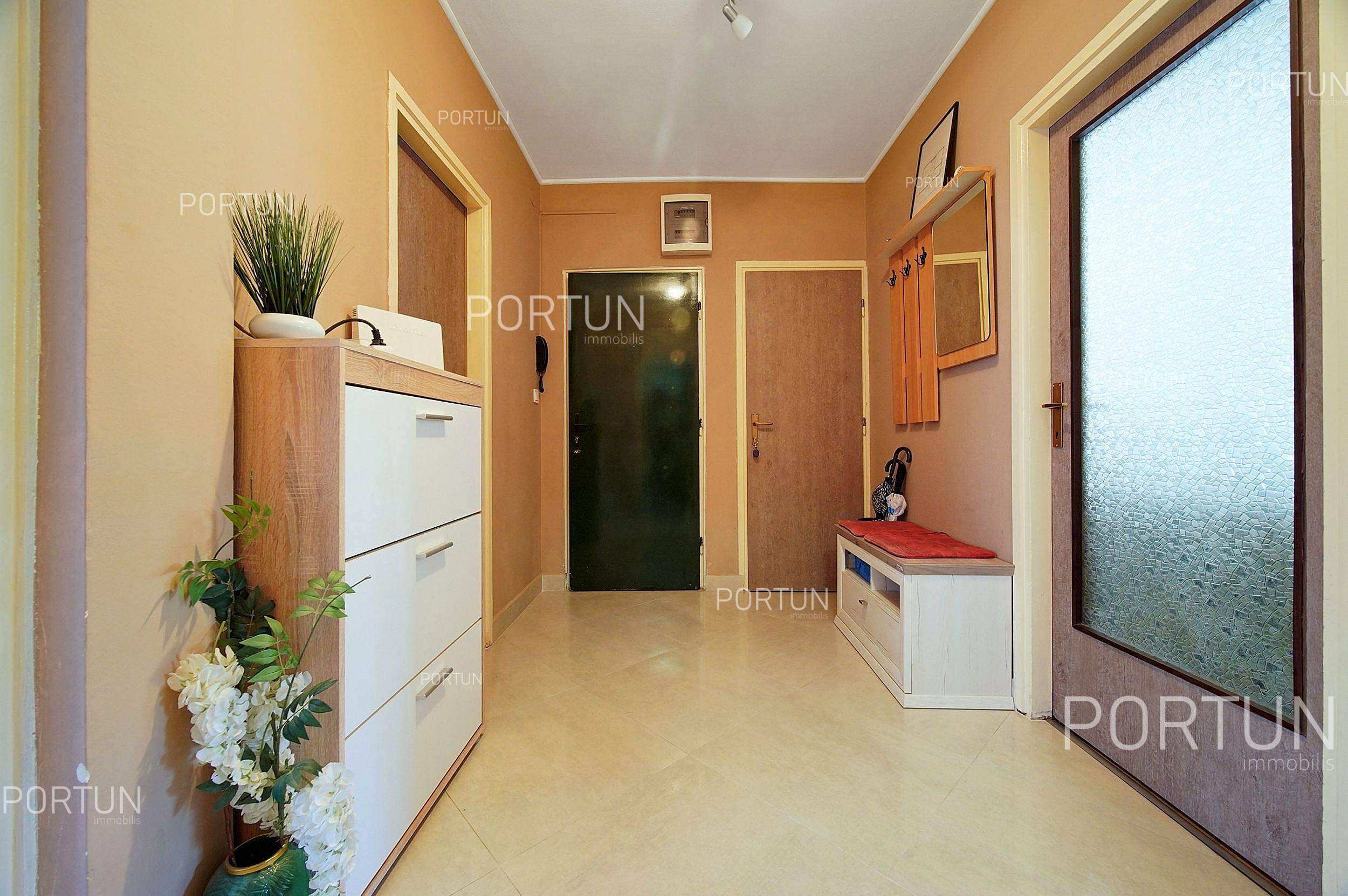 Квартира на продаж у Ровінь - 10699 - 02