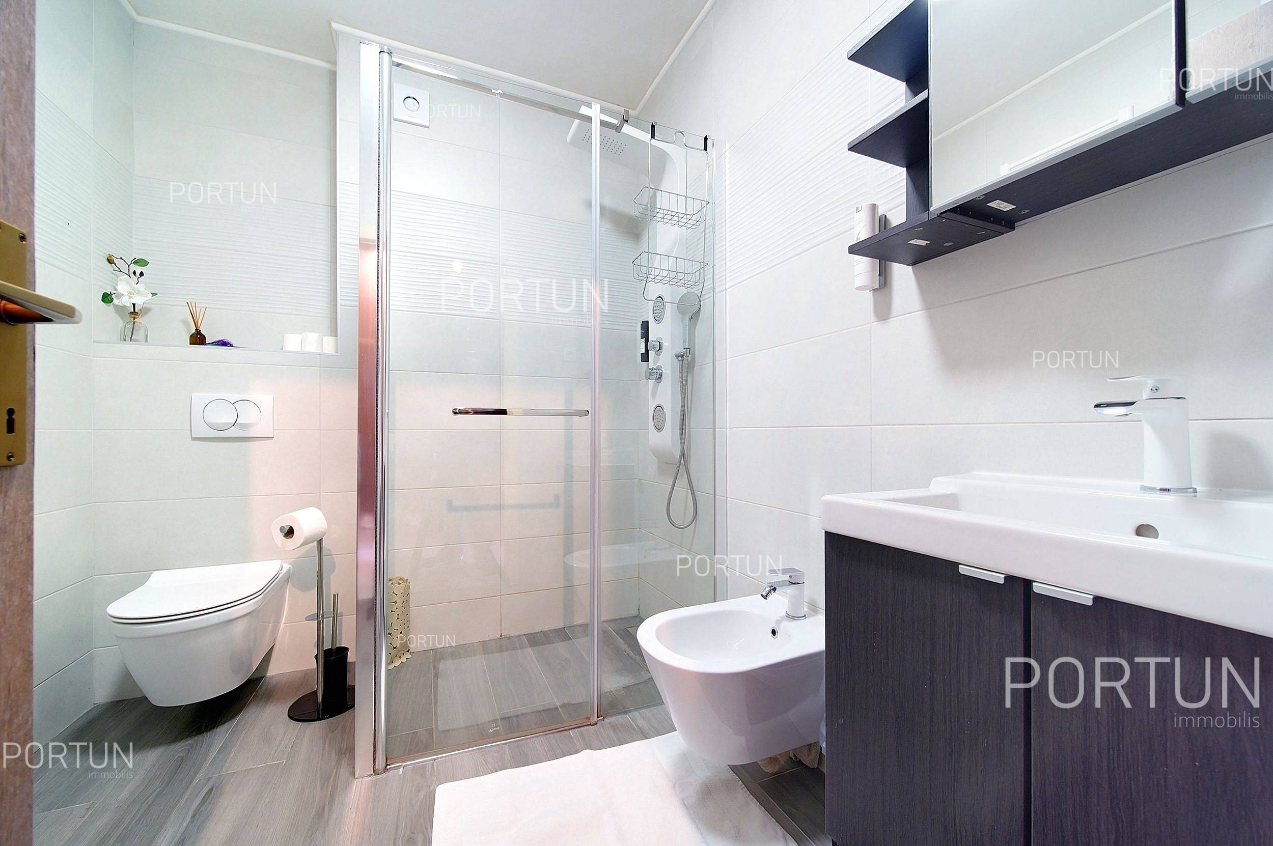 Квартира на продаж у Ровінь - 10699 - 01
