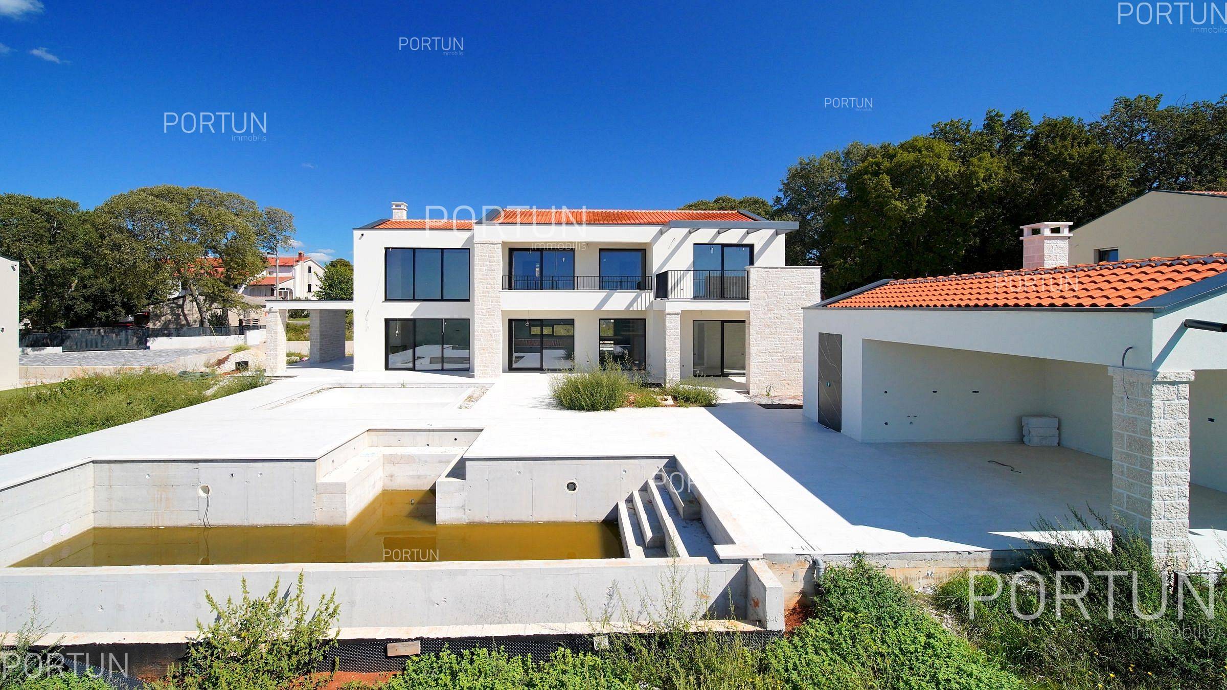 House for Sale in Sveti Lovreč - 20923 - 02