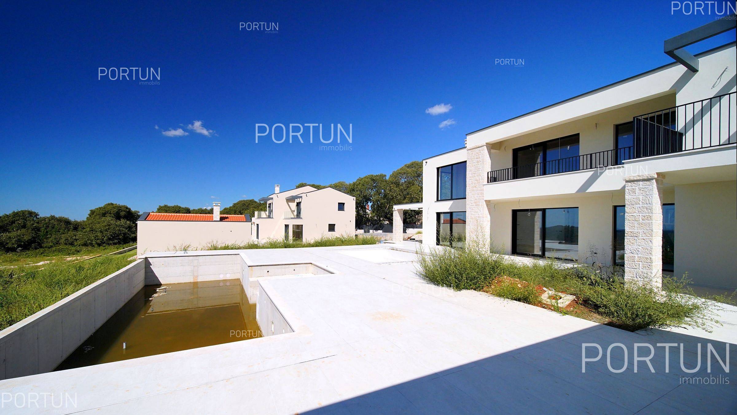 House for Sale in Sveti Lovreč - 20923 - 03