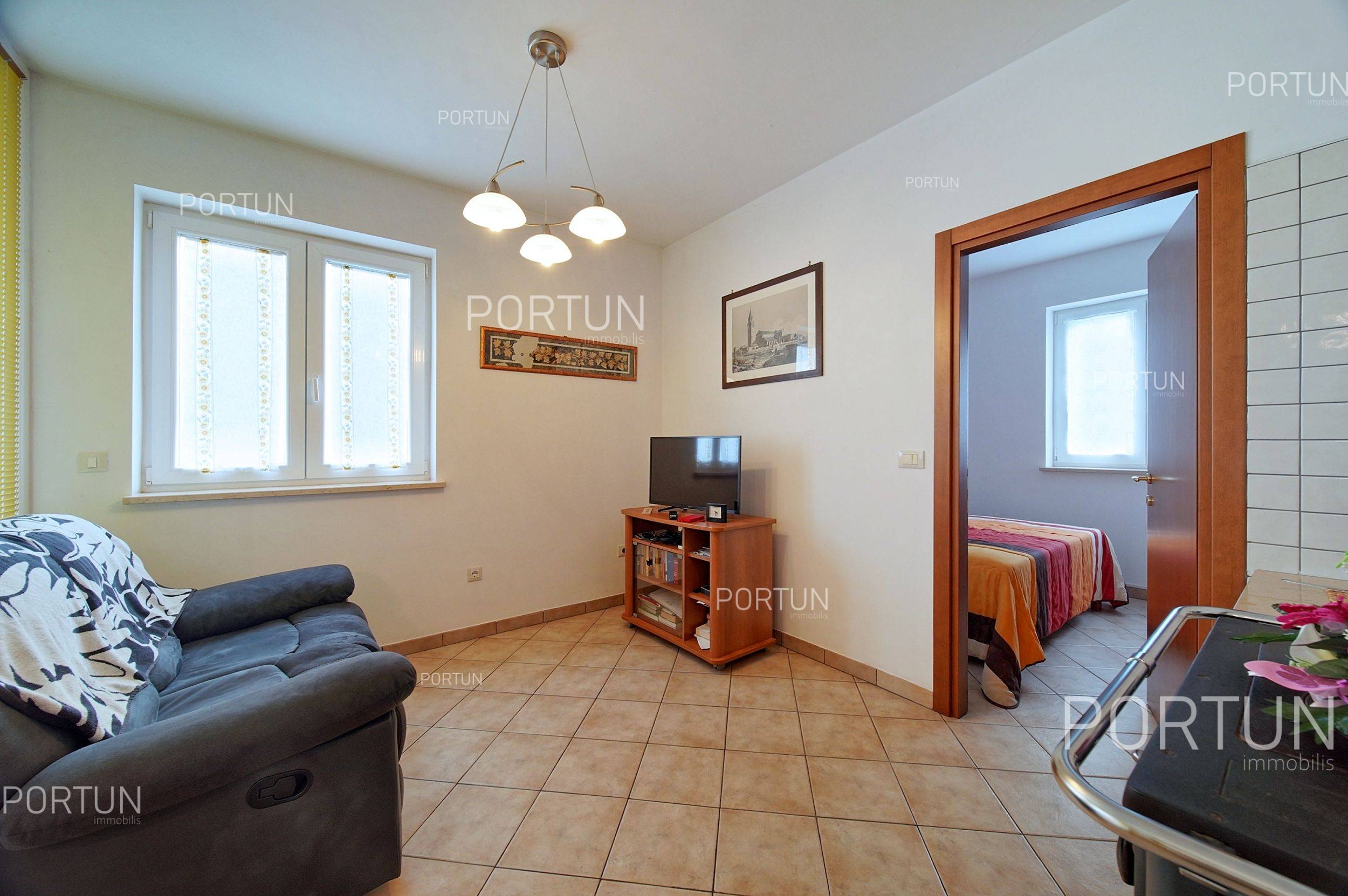 Квартира на продаж у Ровінь - 10690 - 03