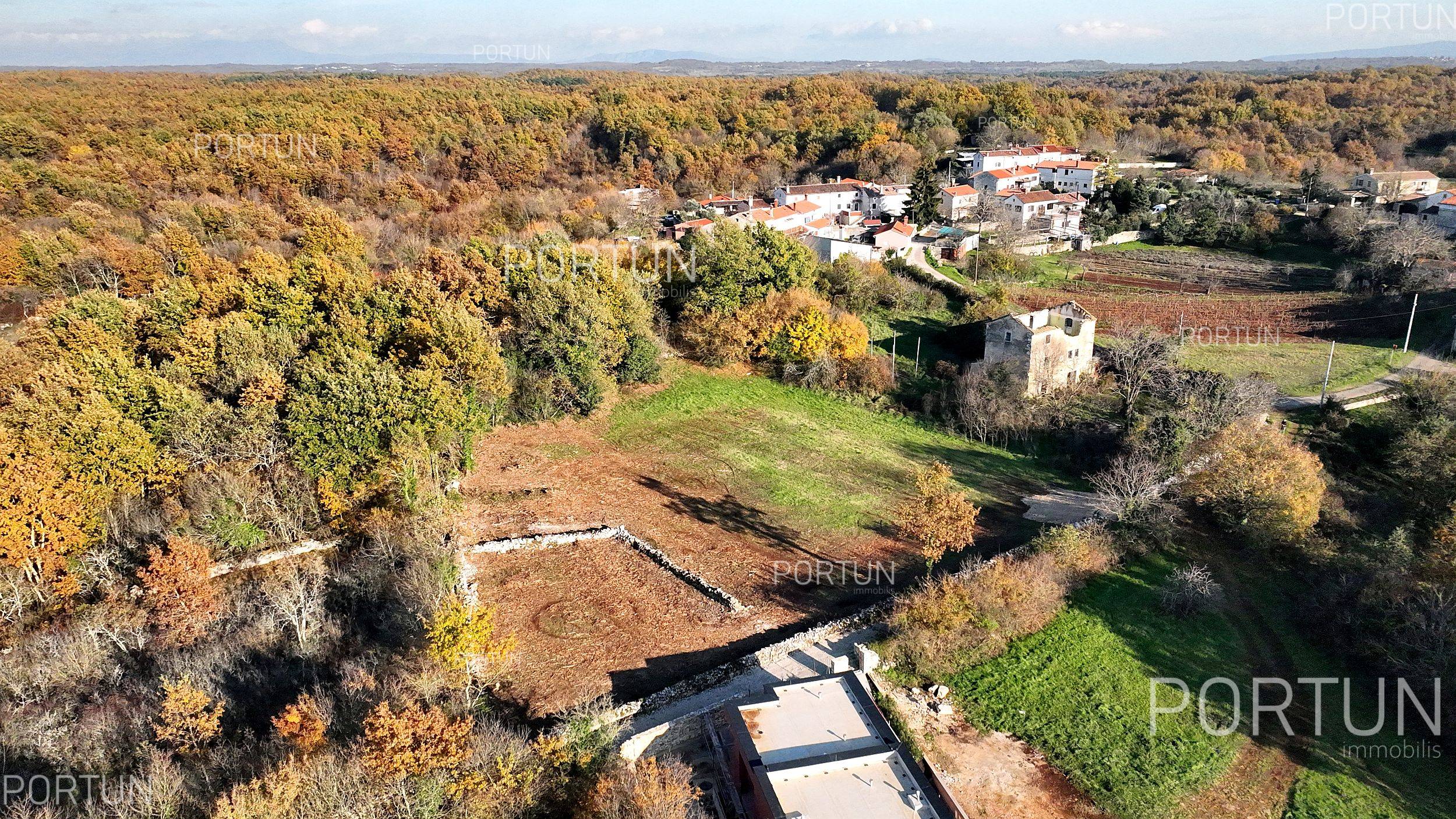 Plot of land for Sale in Svetvinčenat - 40564 - 01