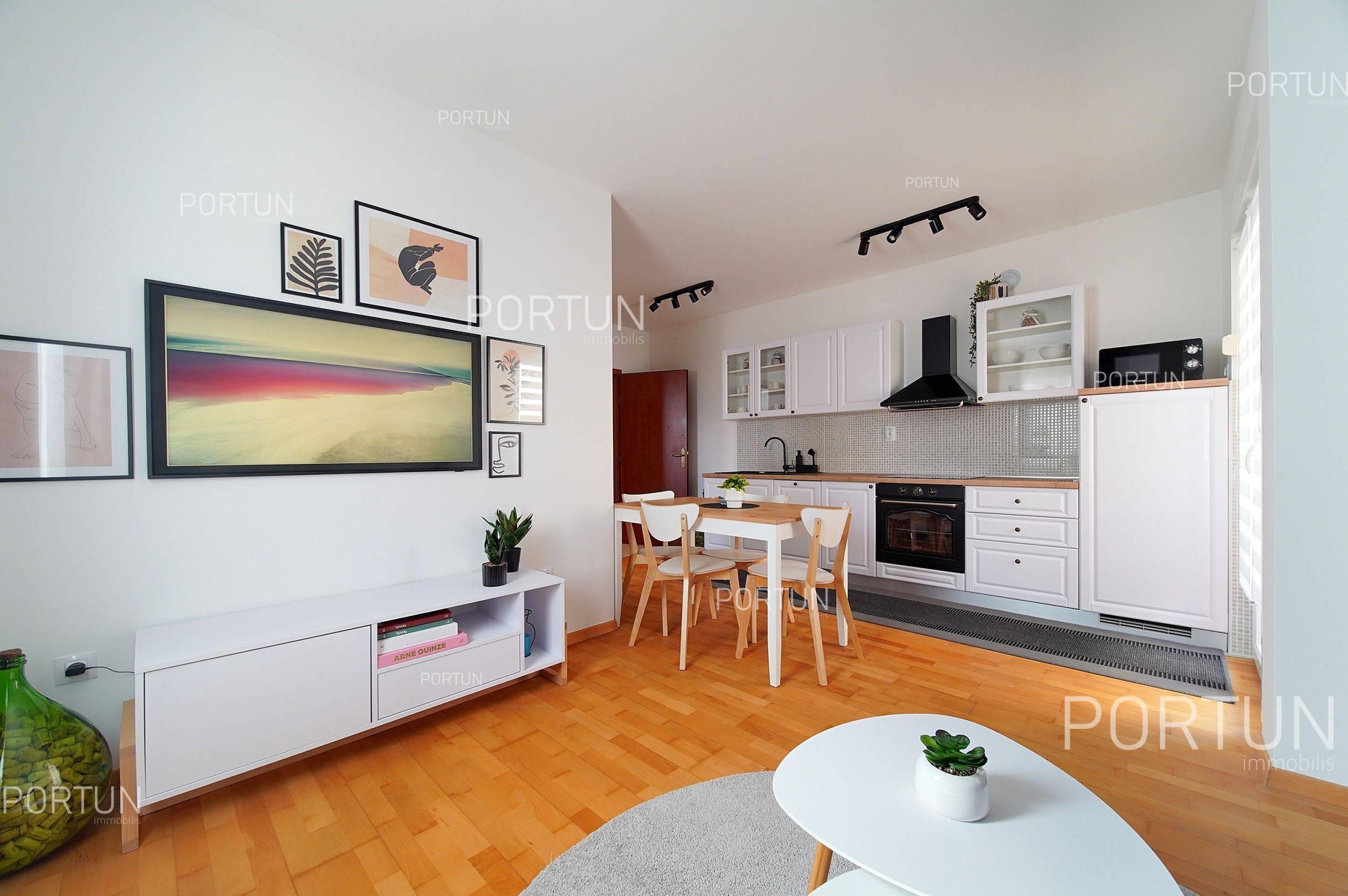 Квартира на продажу в Ровинь - 10691 - 03