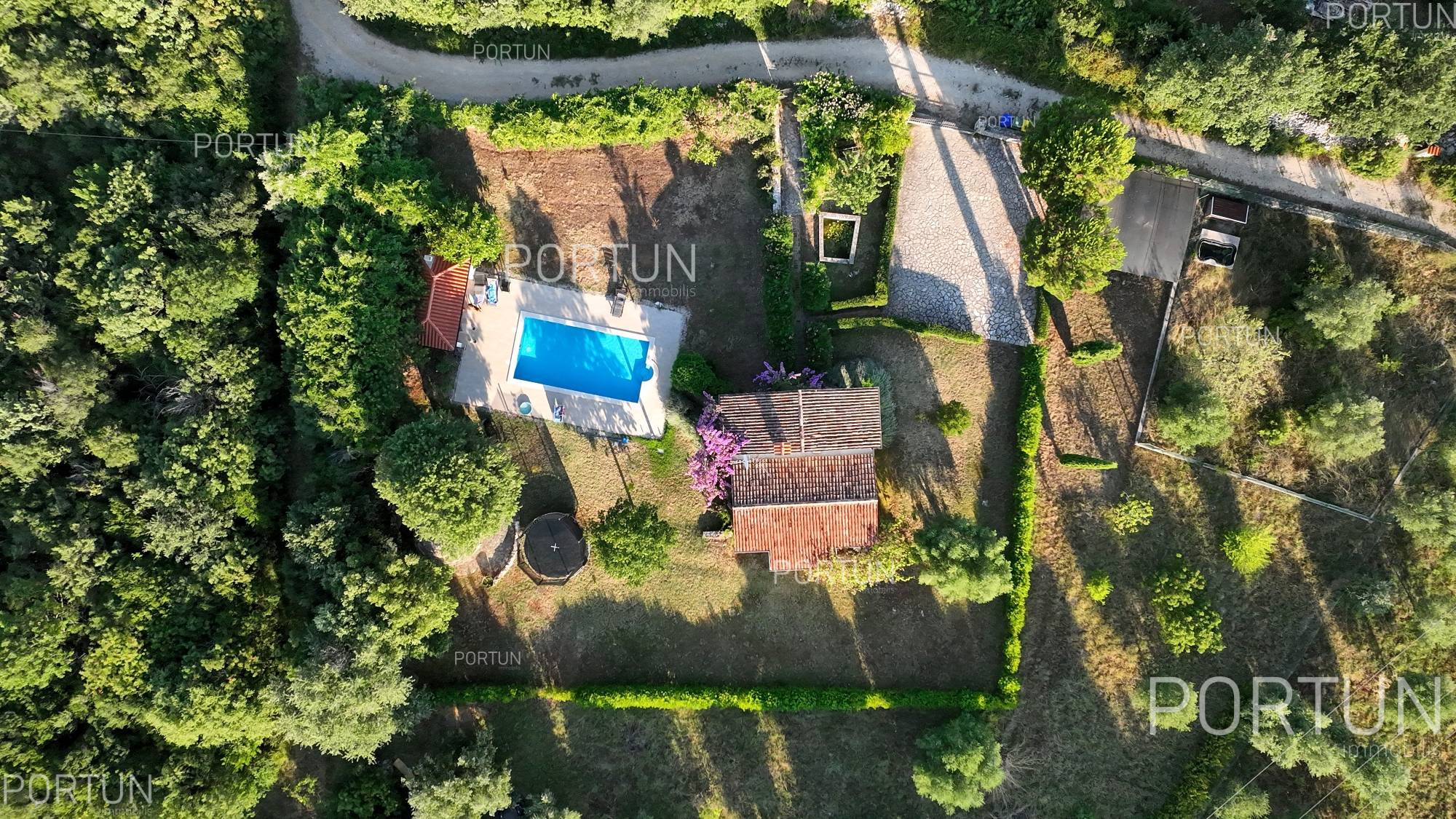 Будинок на продаж у Ровінь - 20861 - 02