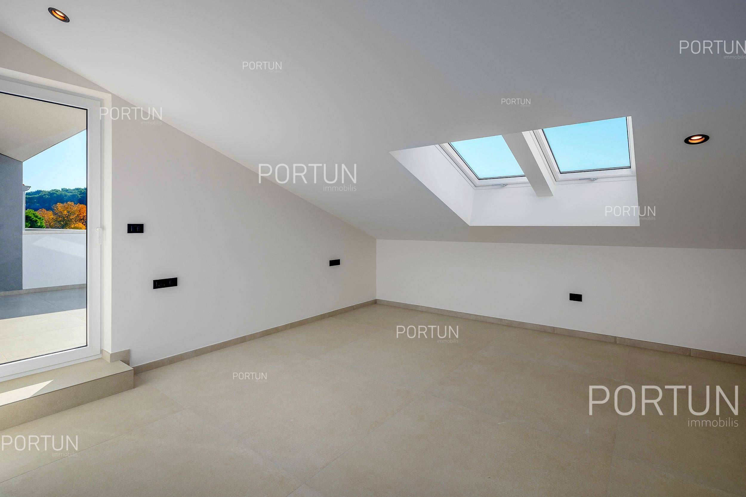 Stan na prodaju  Rovinj - 10701 - 03