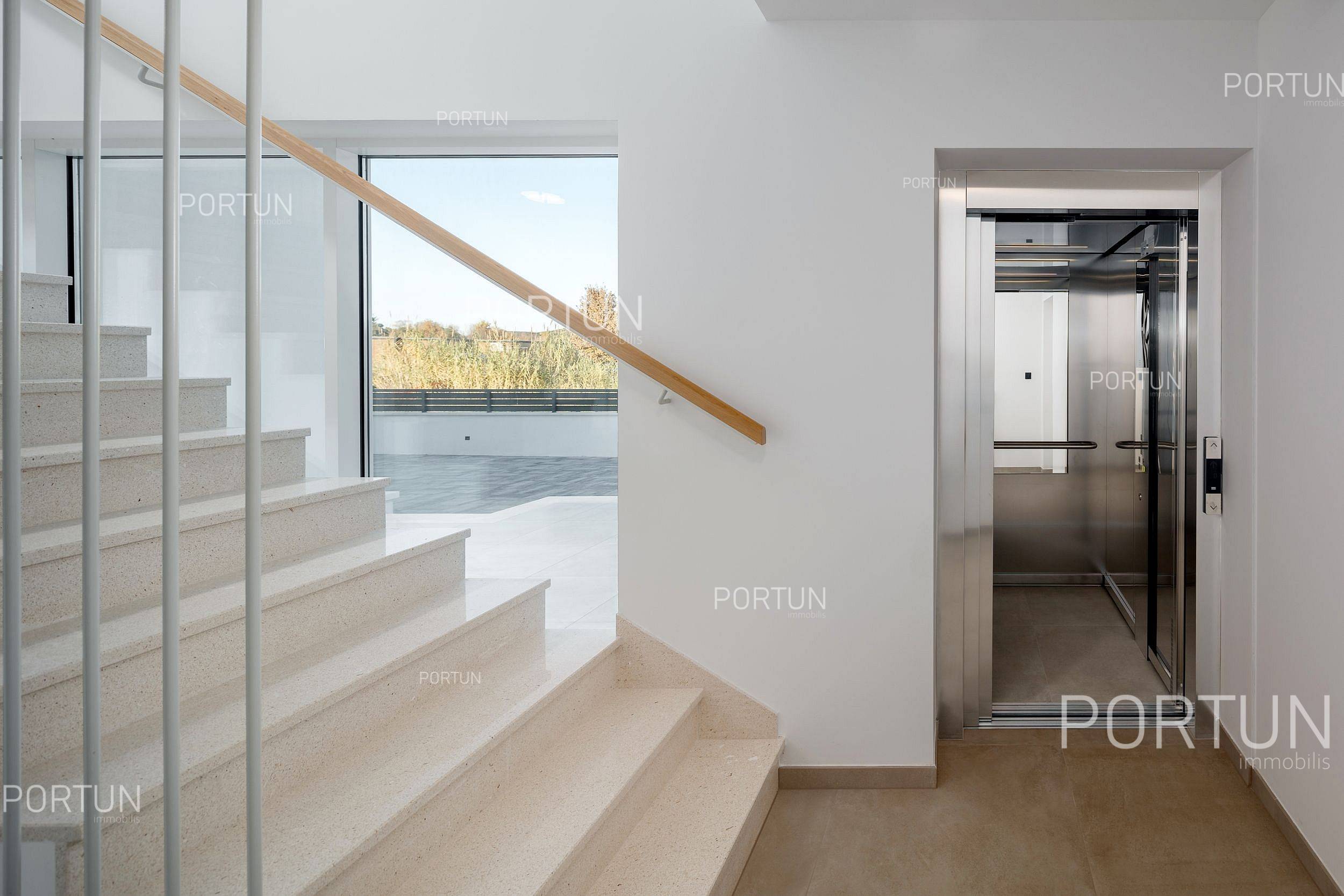 Stan na prodaju  Rovinj - 10701 - 02