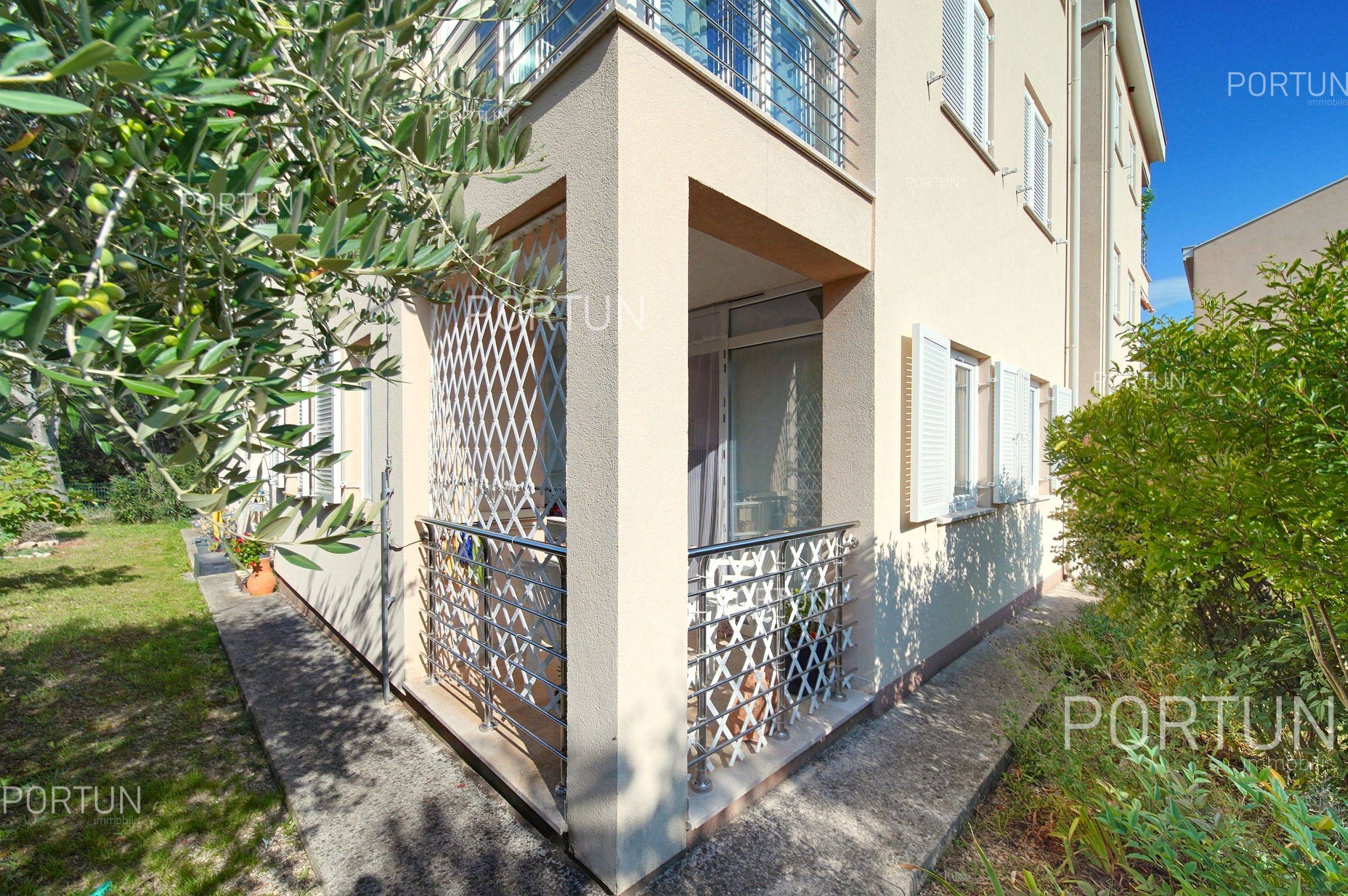 Квартира на продаж у Ровінь - 10705 - 01