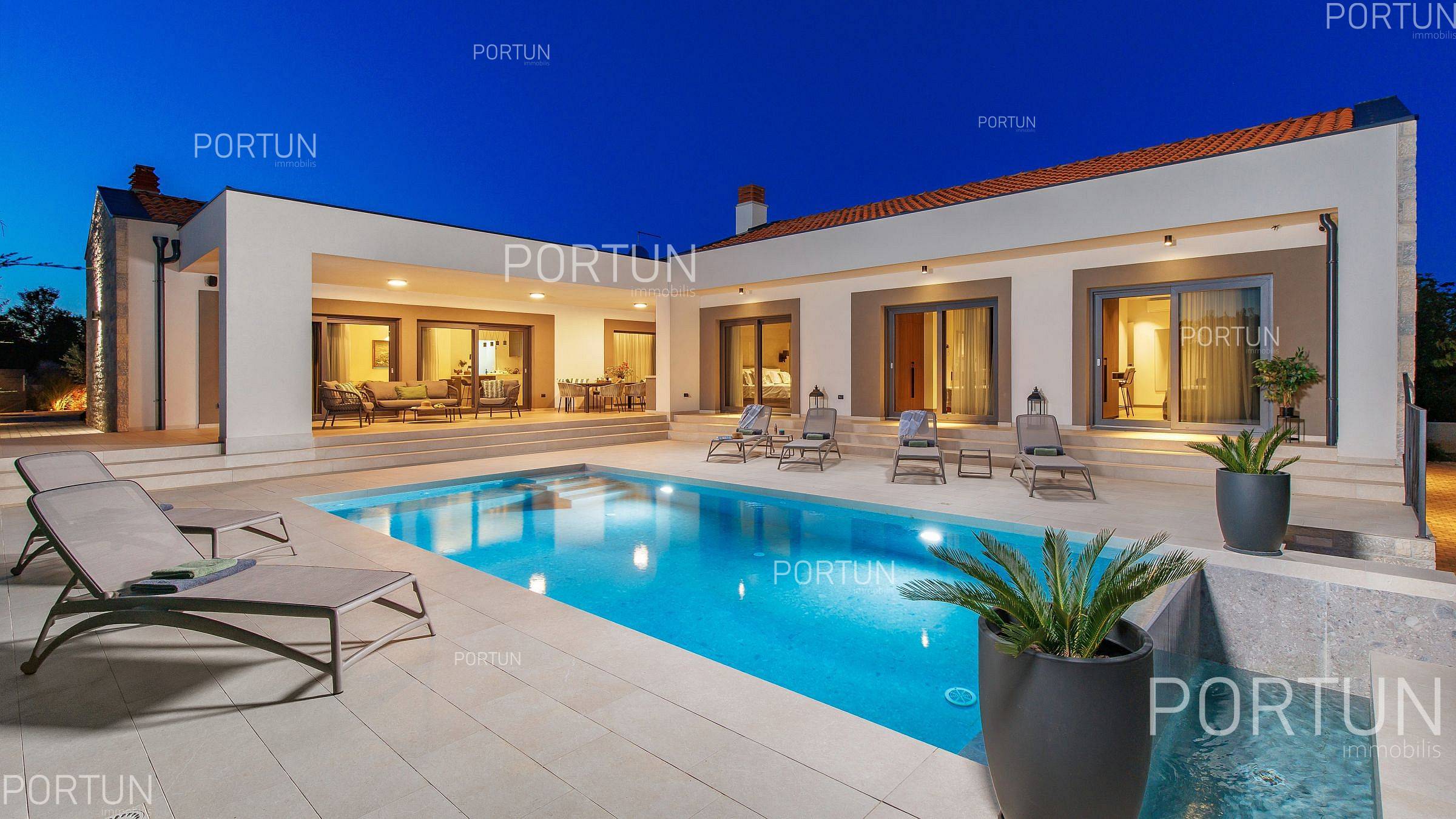Luxury villa with pool close to Rovinj K 0977 A 05