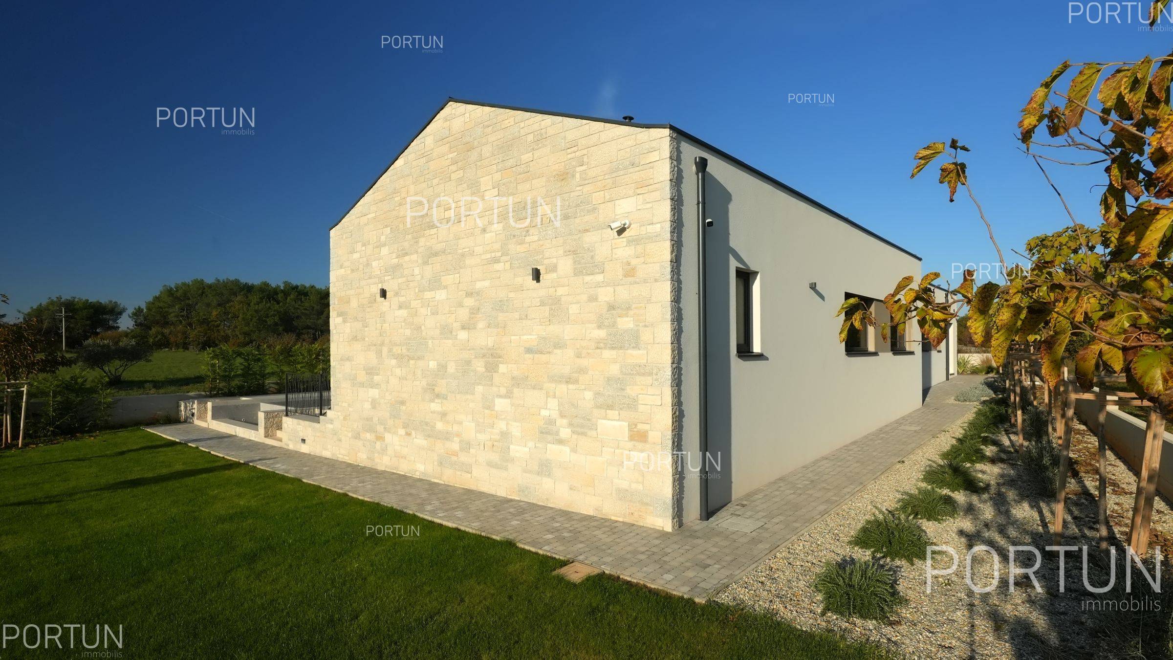 Haus zum Verkauf in  Rovinj - 20874 - 08