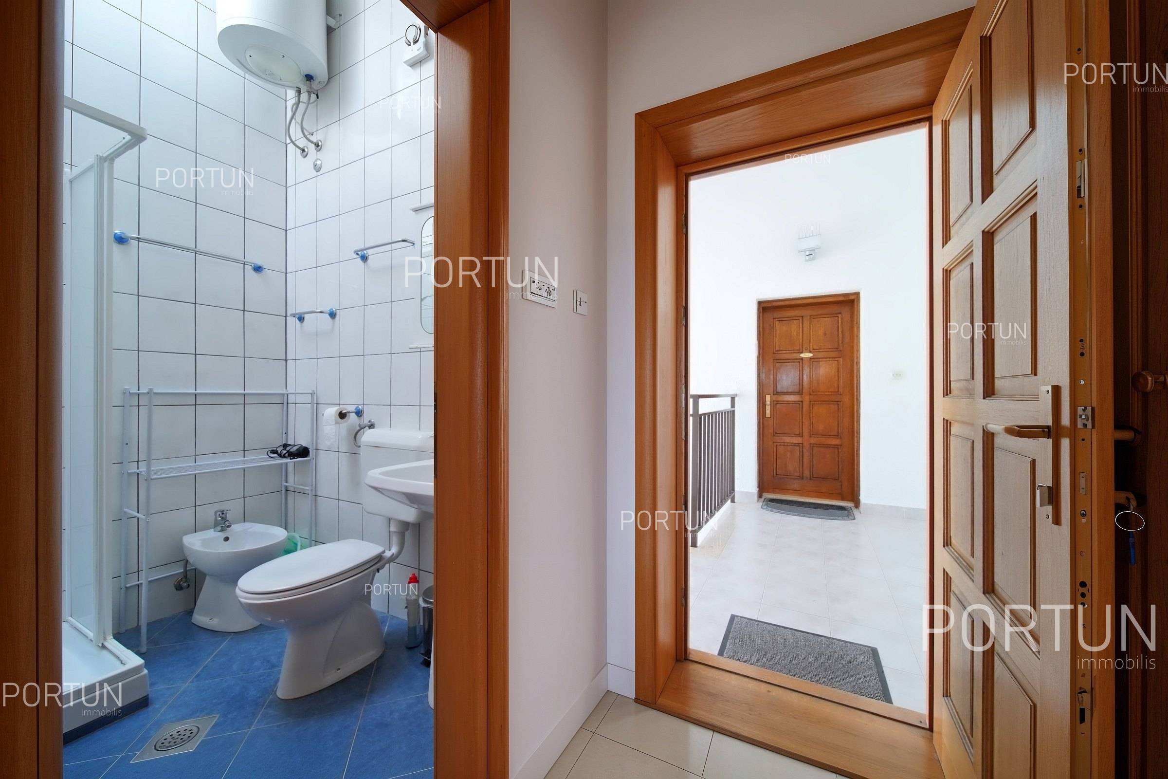 Квартира на продаж у Ровінь - 10732 - 01