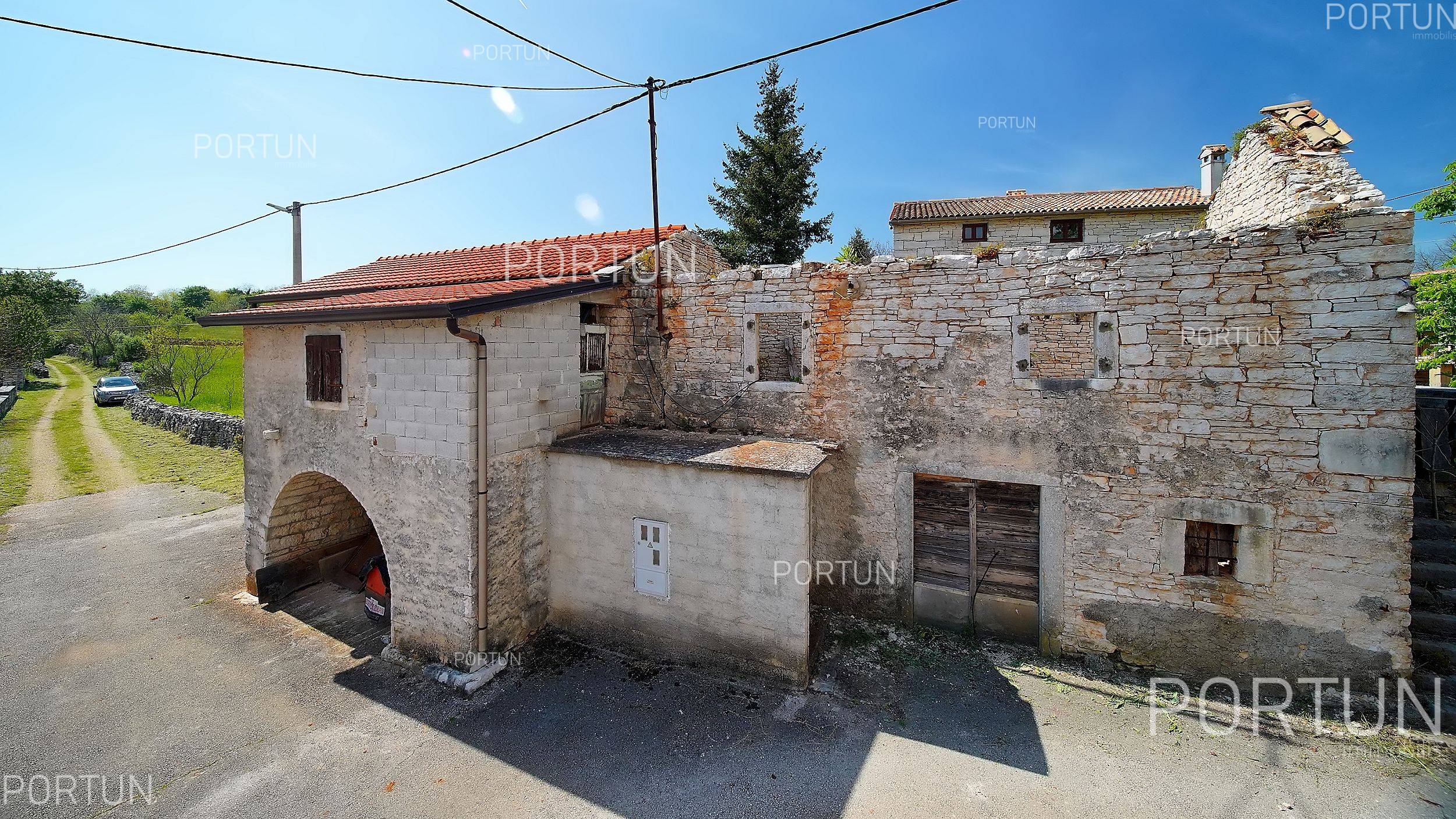 Будинок на продаж у Пазін - 20881 - 01