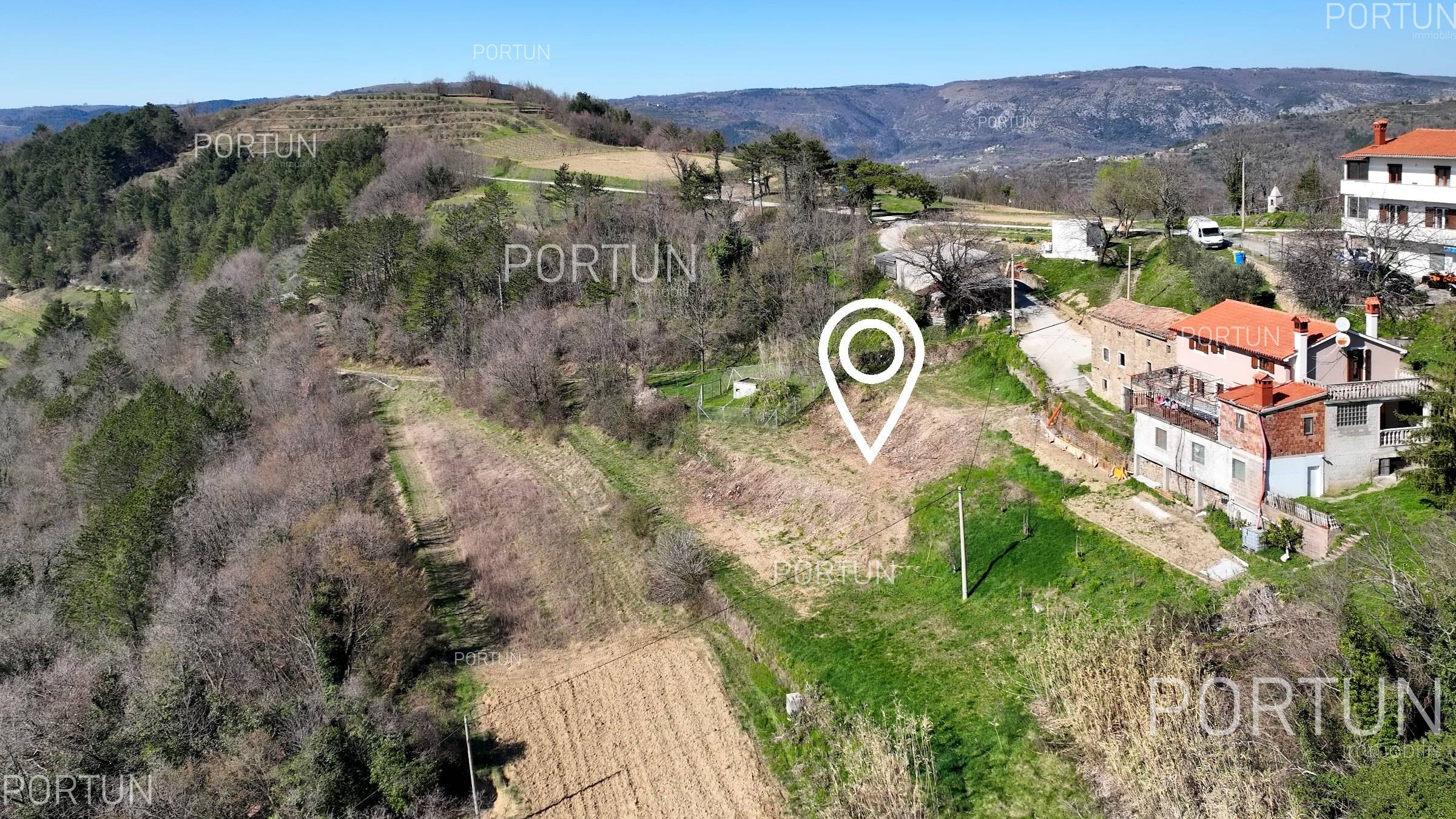 Terreno in vendita a Montona - 40598 - 03