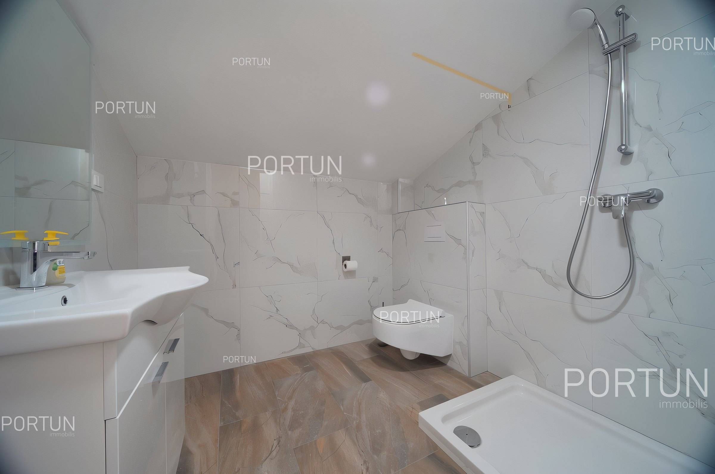 Appartamento in vendita a Rovigno - 10719 - 02