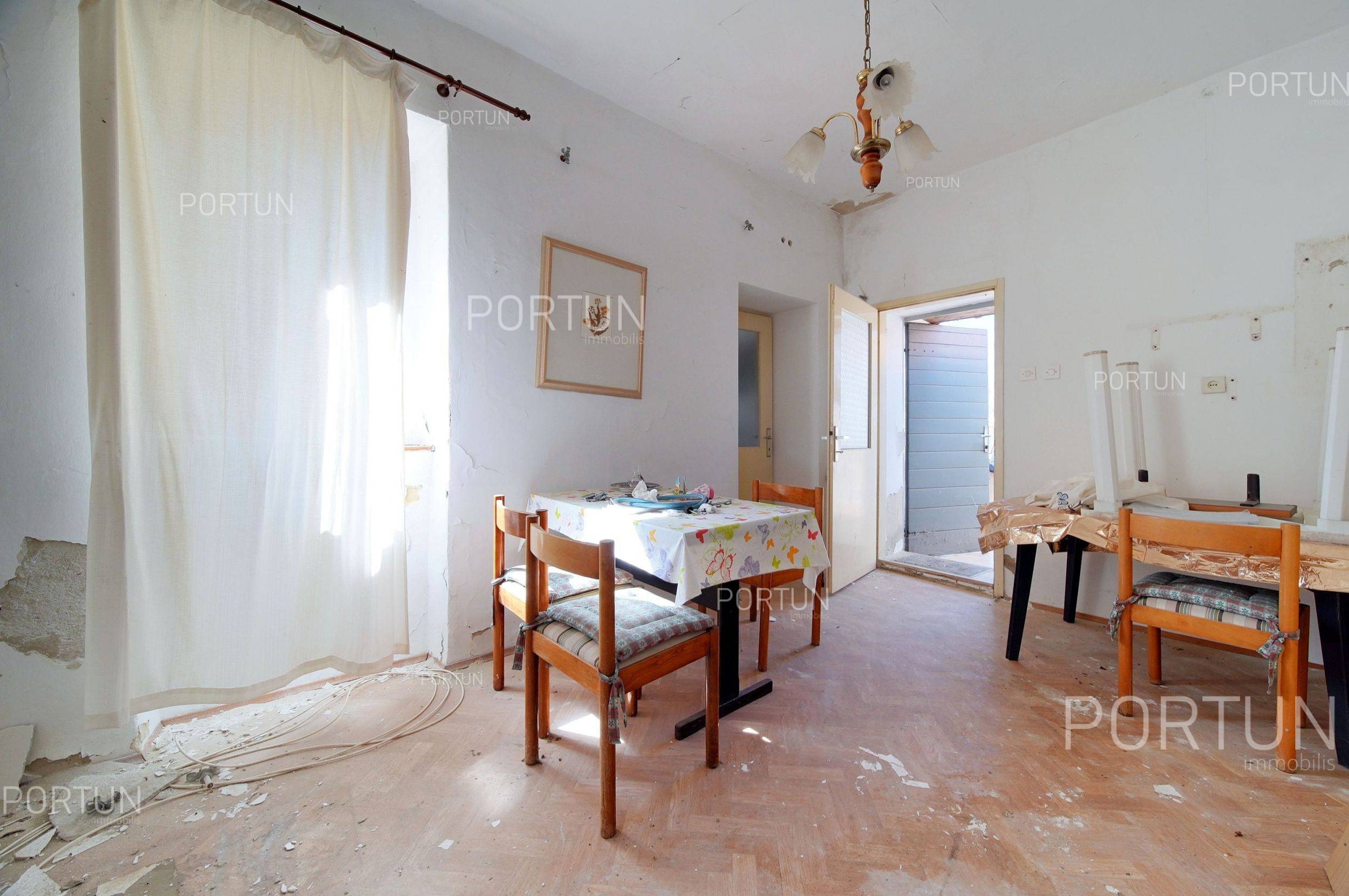 Будинок на продаж у Ровінь - 20895 - 01