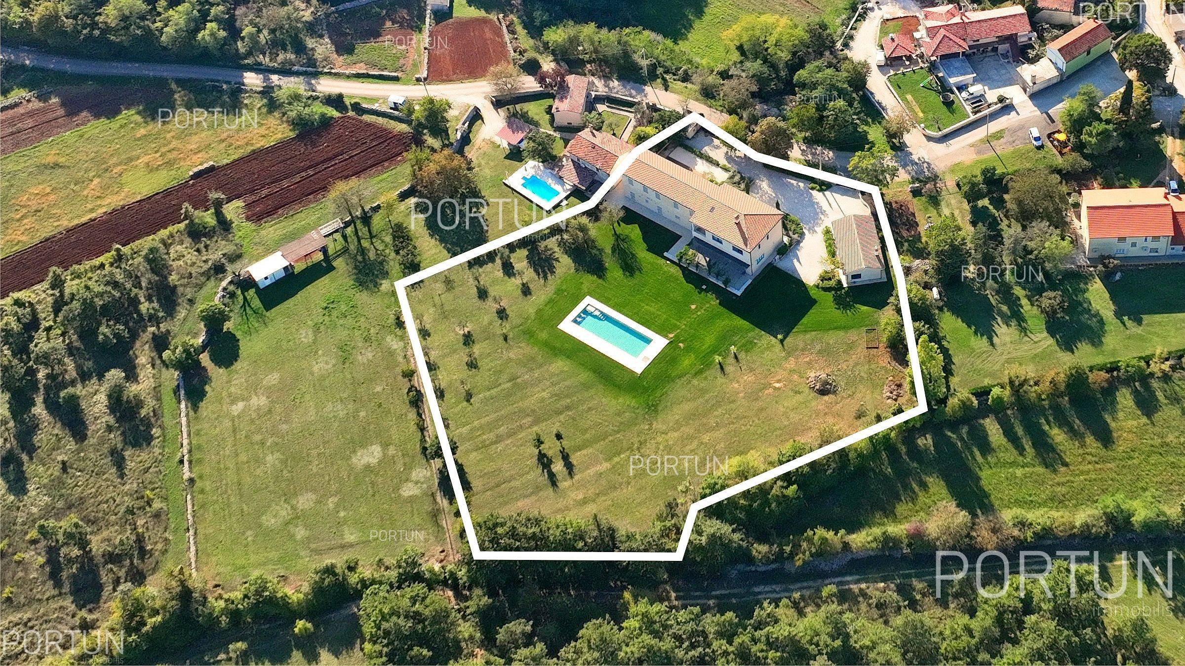 Будинок на продаж у Канфанар - 20906 - 02