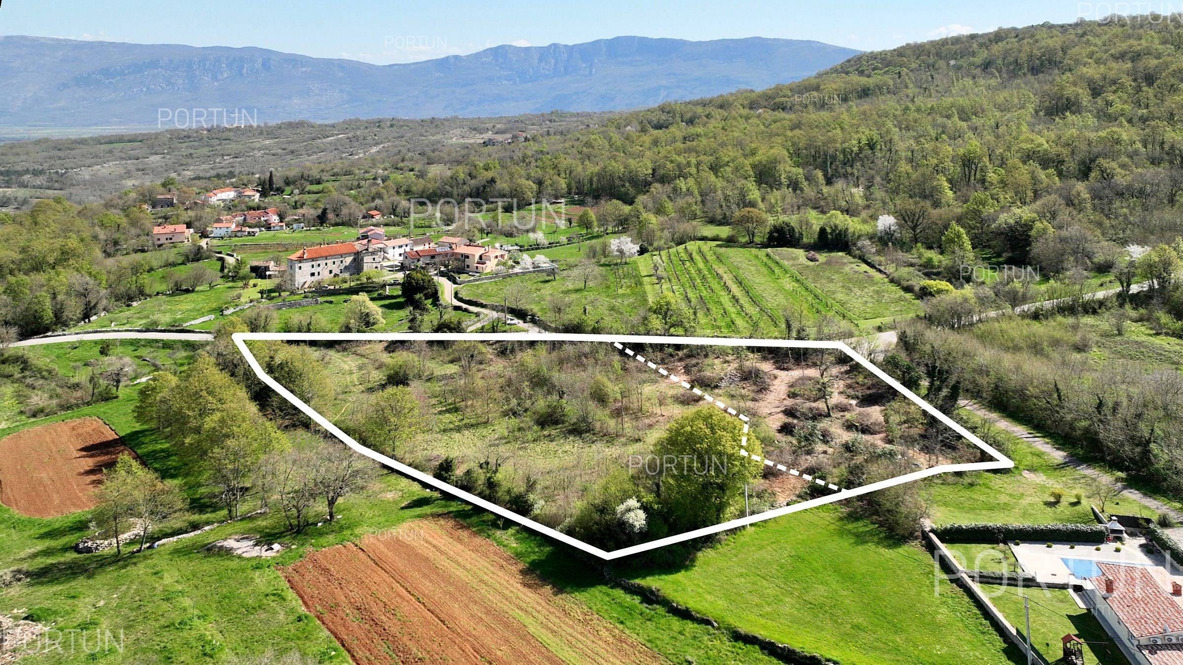 Plot of land for Sale in Kršan - 40628 - 03