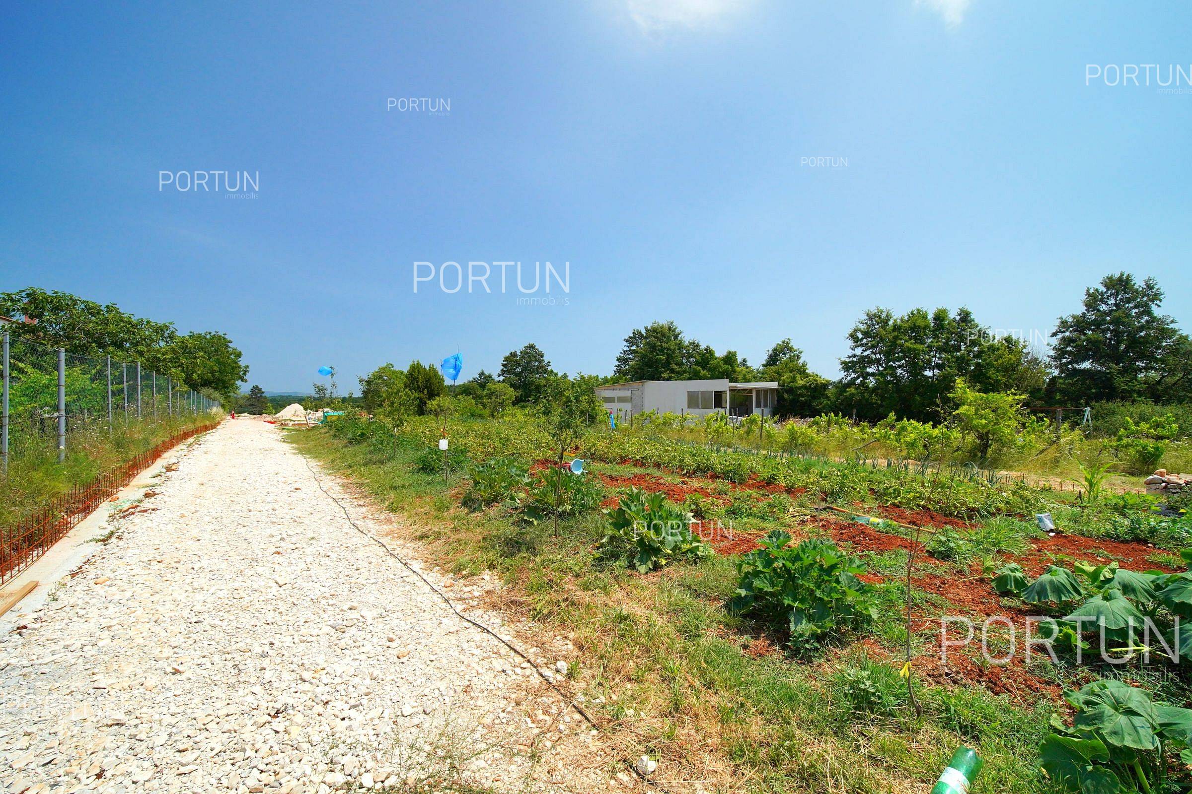 Land near Žminj Z 0782 05