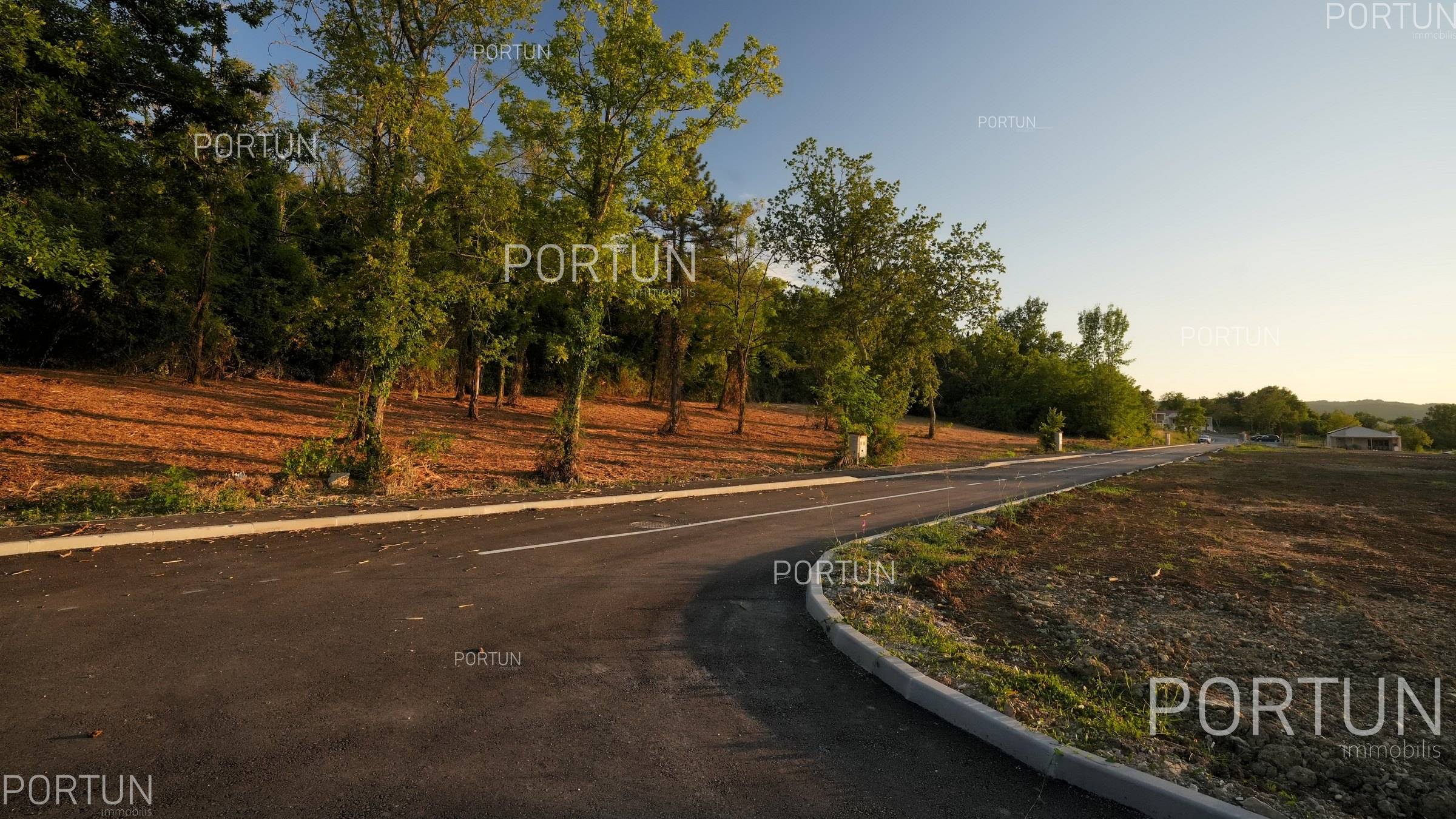 Terreno in vendita a Montona - 40633 - 01