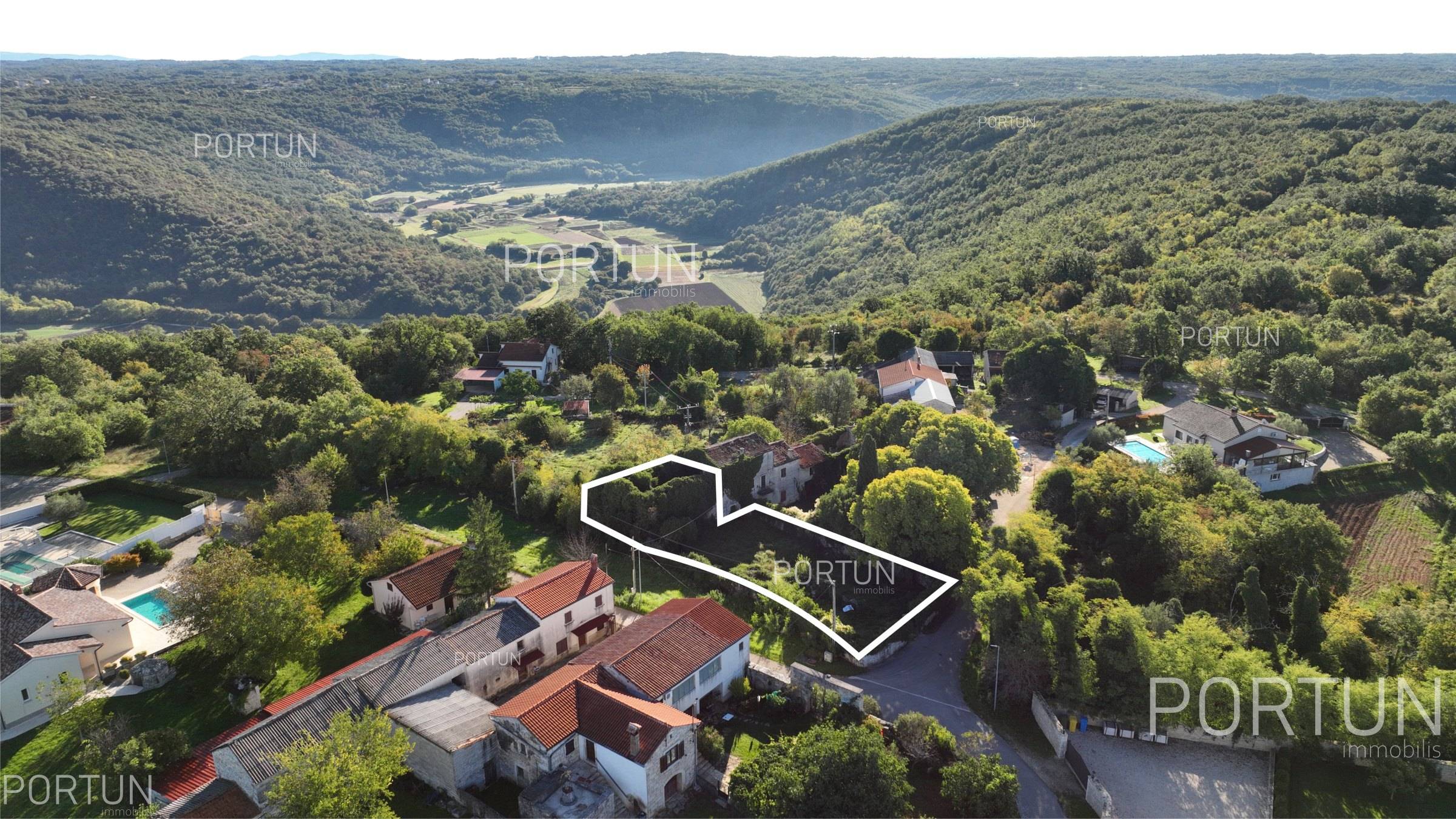 Házat  Tinjan - 20922 - 08