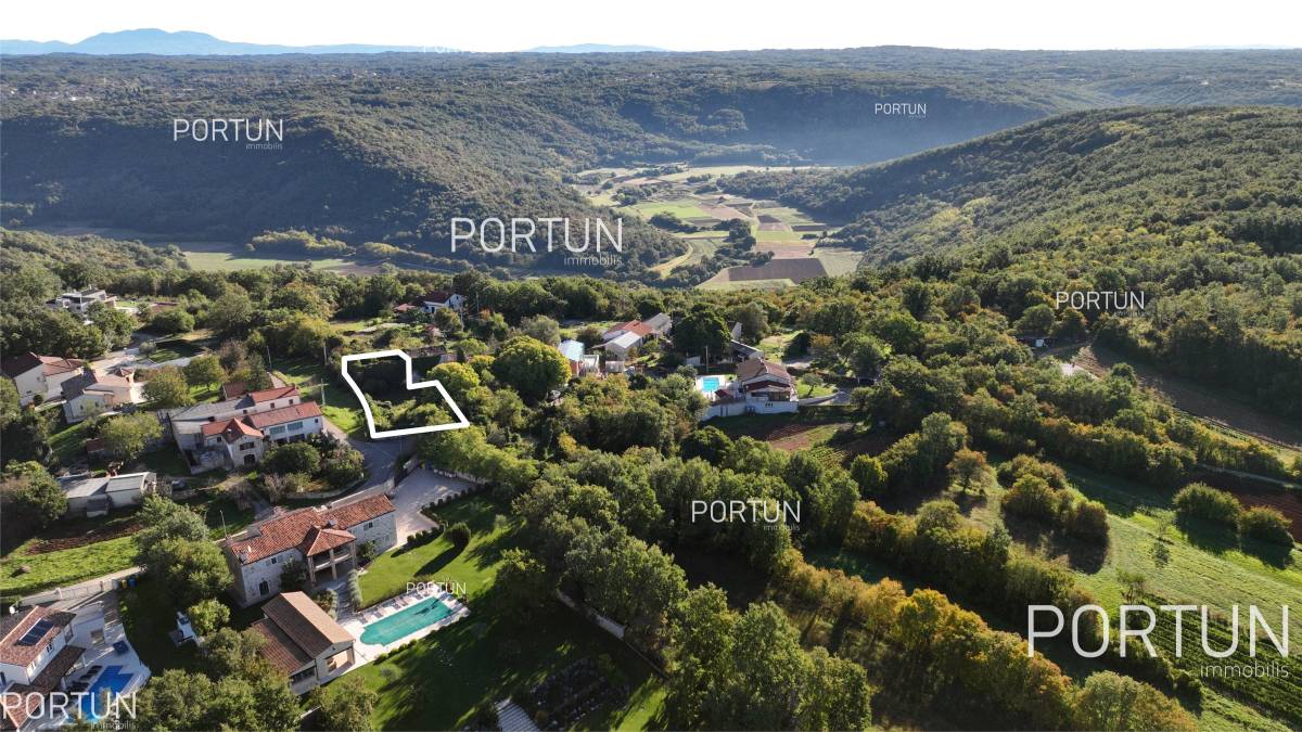 Stone house in the area of Sveti Lovreč	