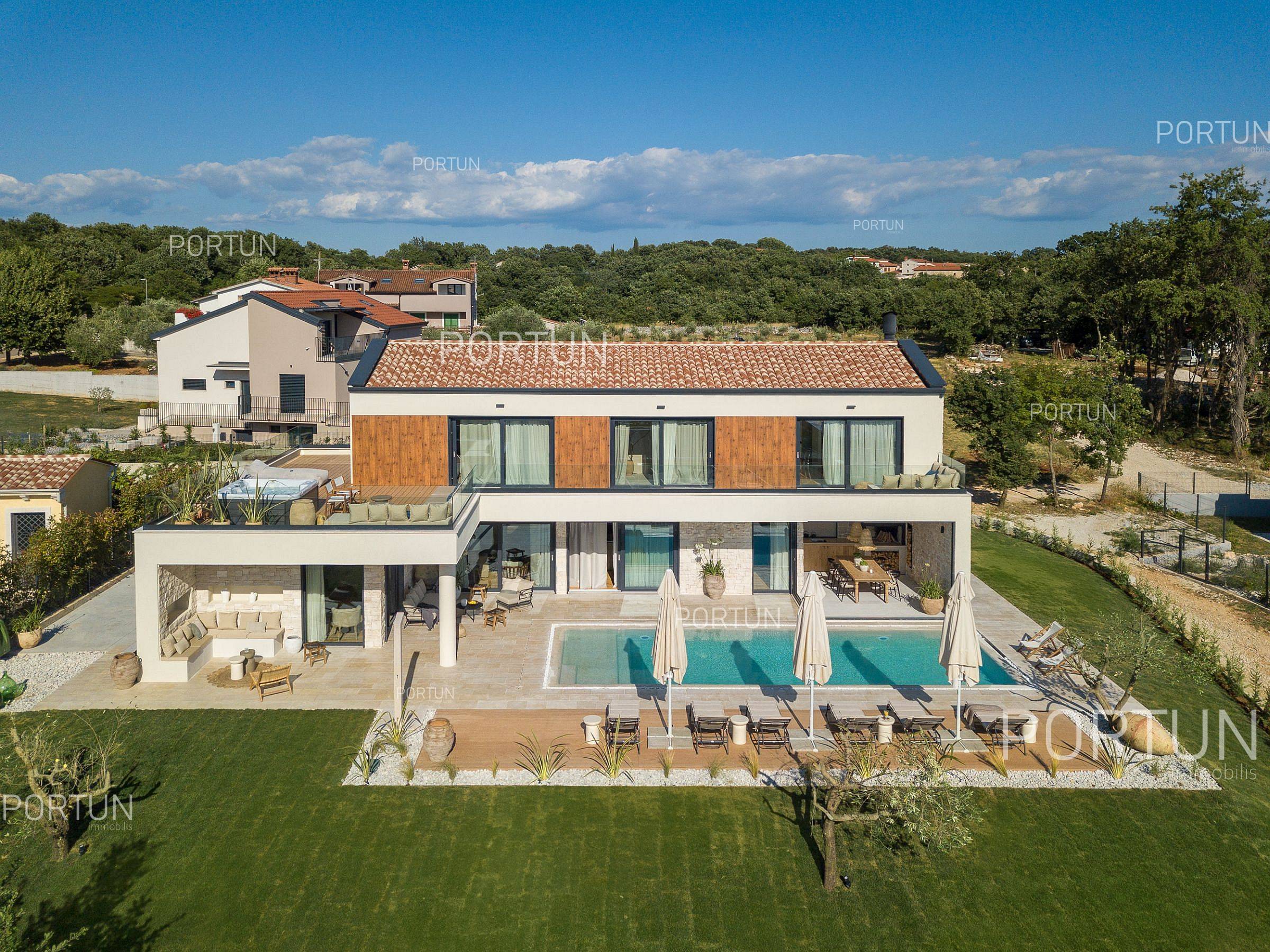 House with pool in the surrounding of Poreč, K 1017 05