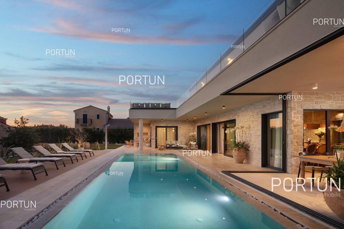 Ház medencével Poreč közelében	