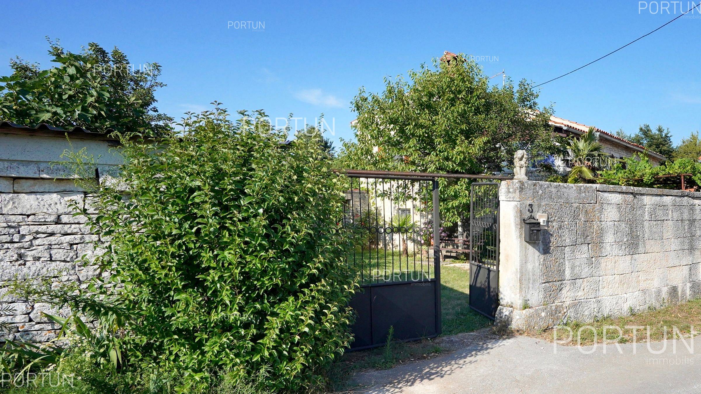 House for Sale in Žminj - 20921 - 02
