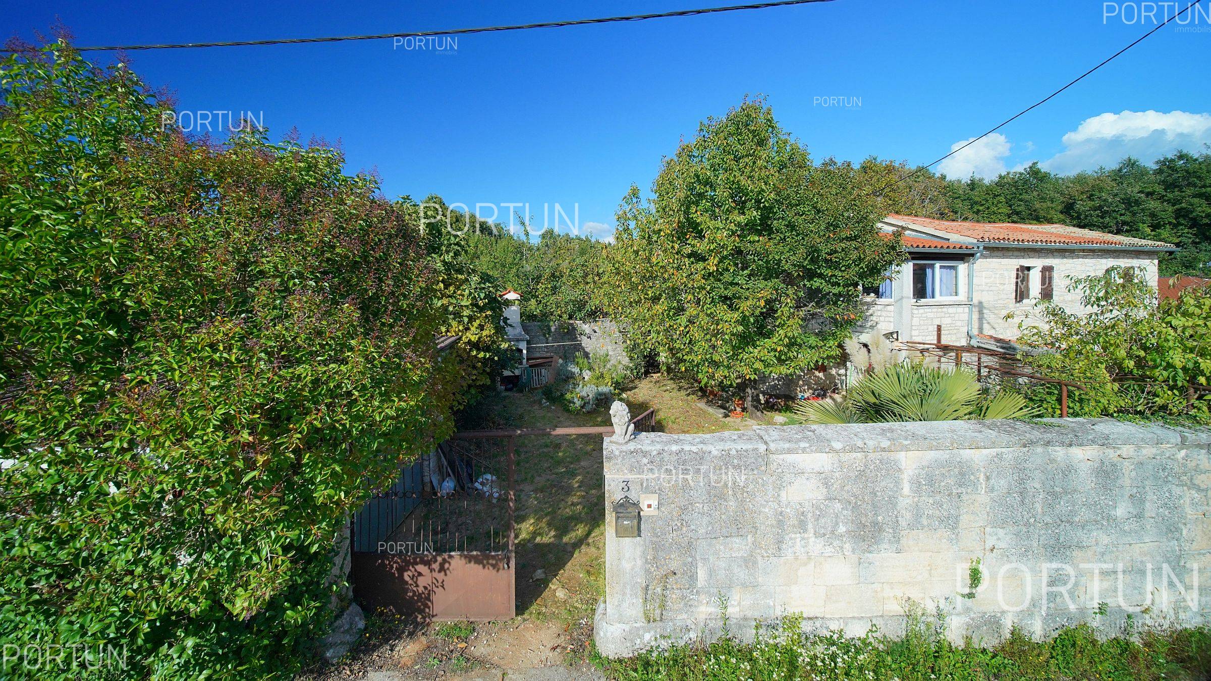 Stone house near Žminj in Istria K 1019 33