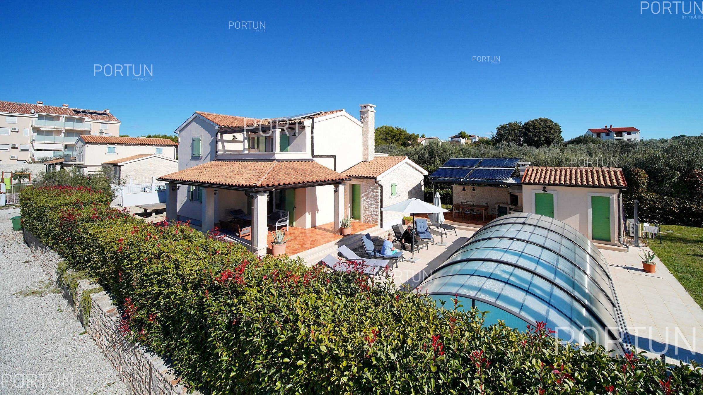 Large villa close to the island Brijuni 20926 01