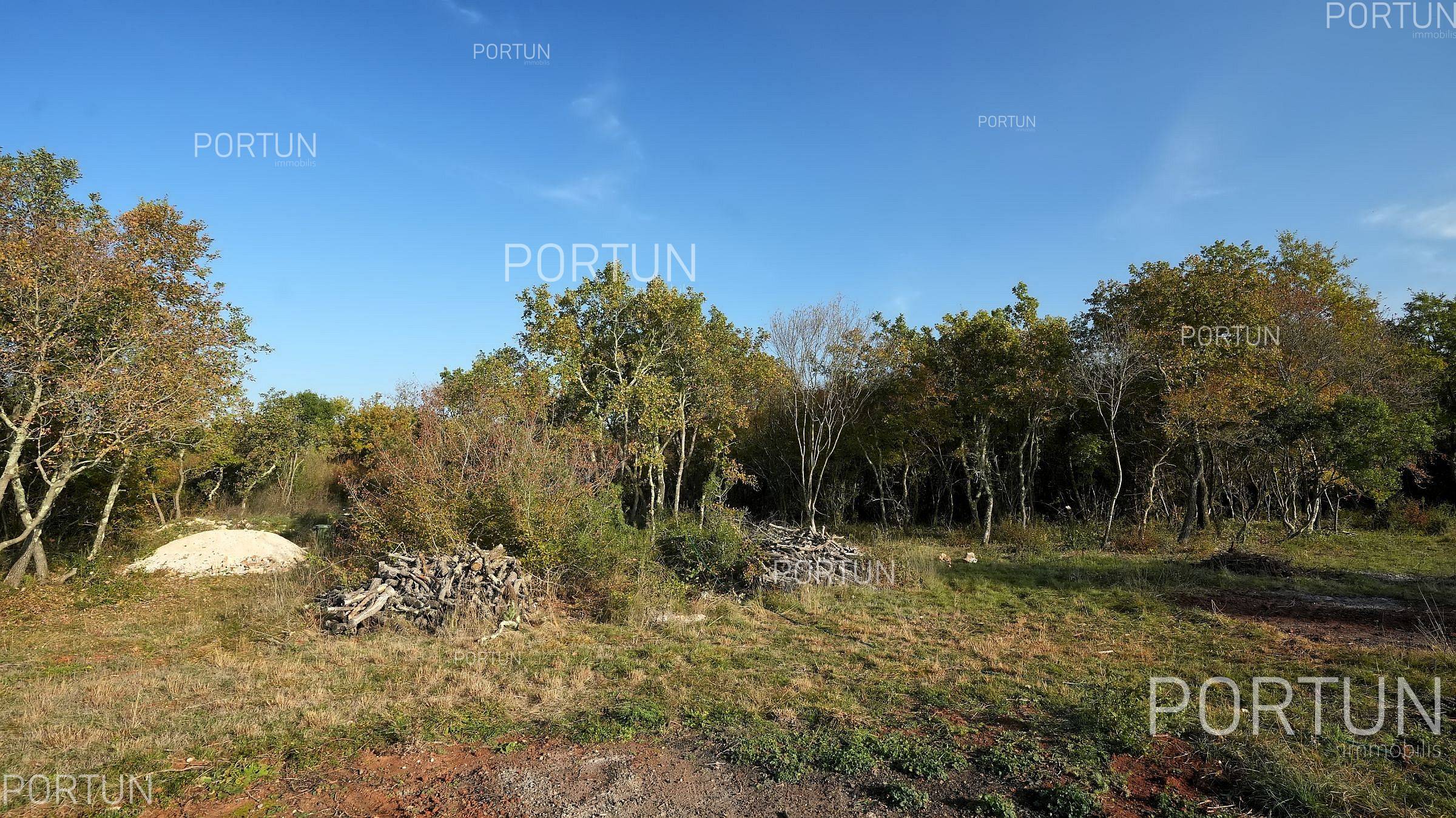 Zemljište na prodaju Bale - 40652 - 09