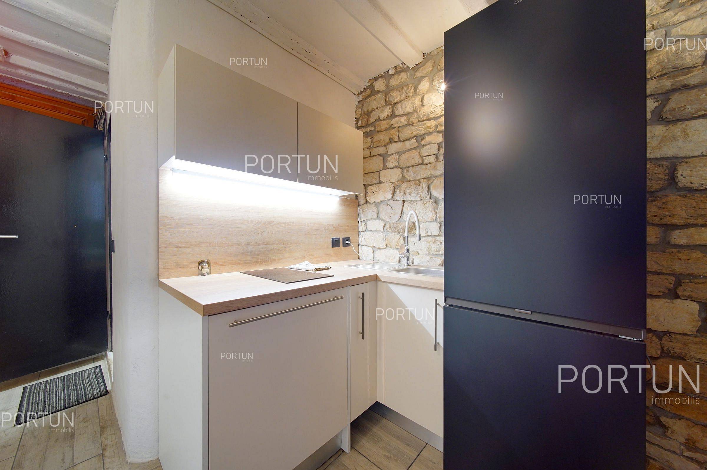 Wohnung zum Verkauf in Rovinj - 10764 - 02